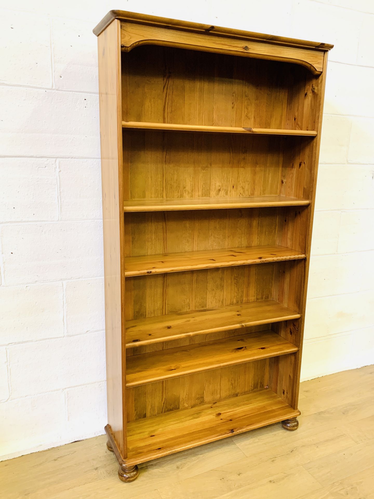 Pine open bookcase - Image 2 of 4