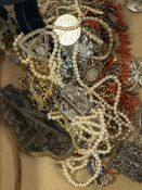 A quantity of costume jewellery