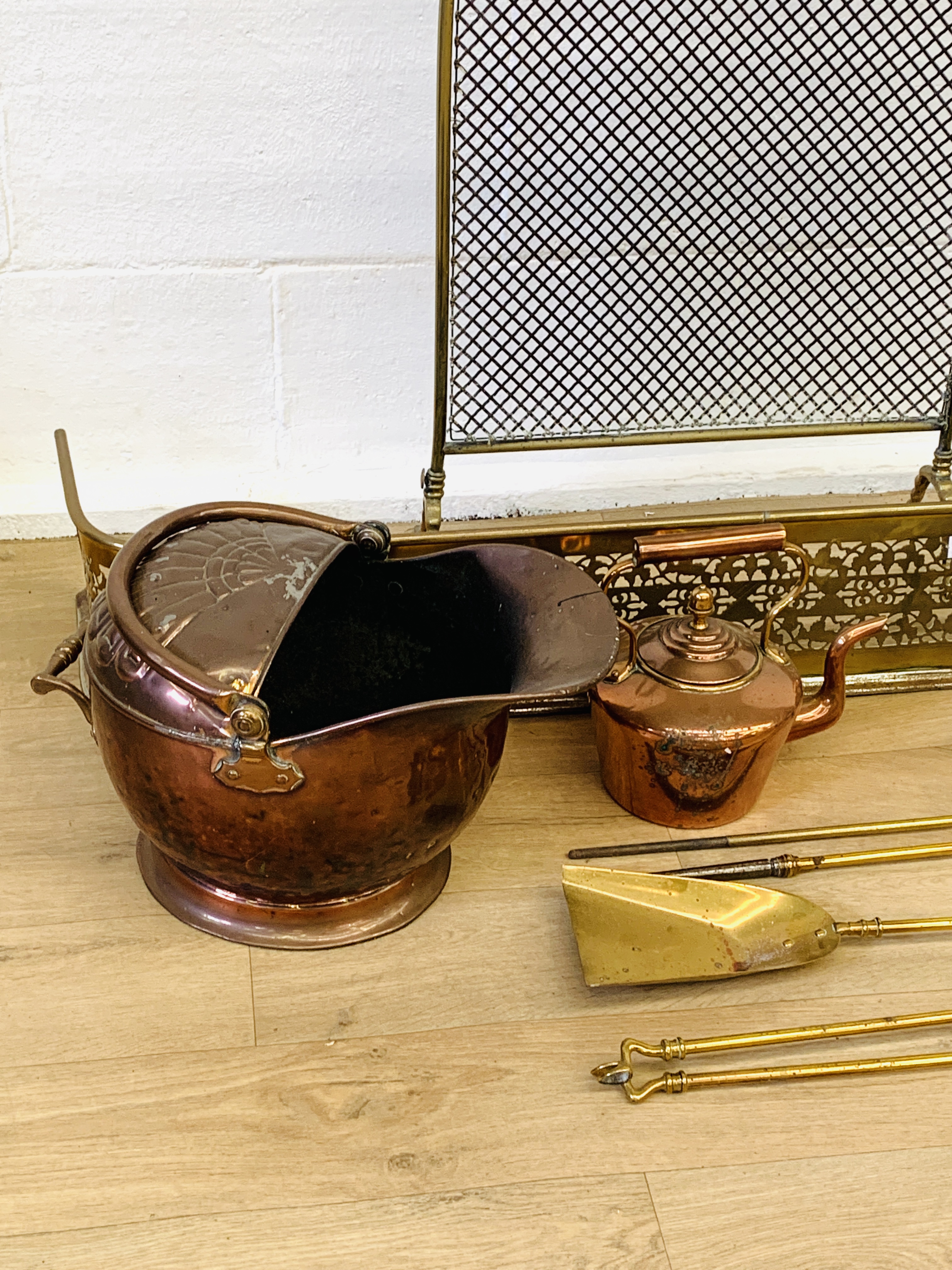 A quantity of brass and copper fire ware. - Image 3 of 3