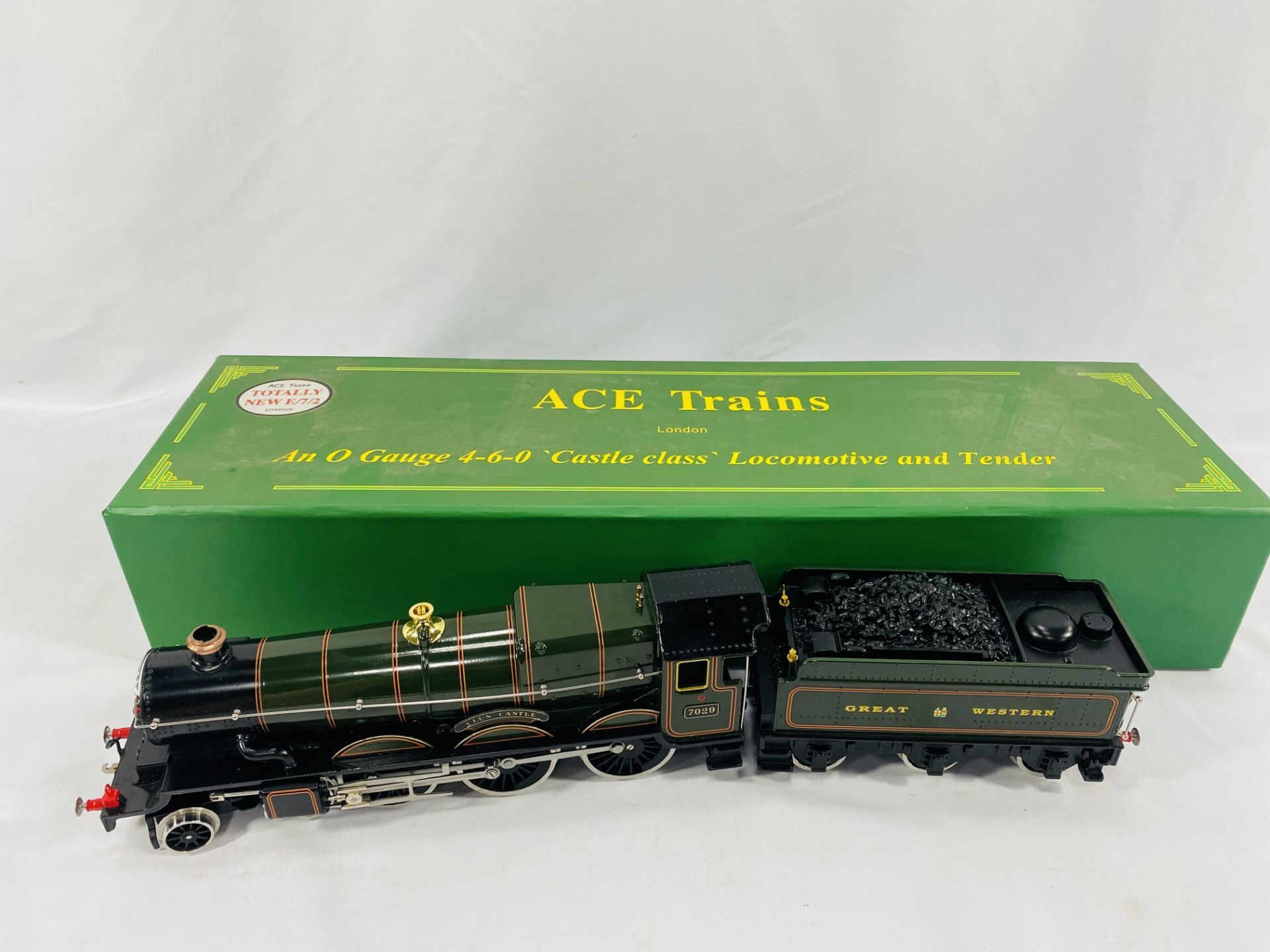 Boxed Ace Trains O Gauge 4-6-0 'Castle class' locomotive and tender