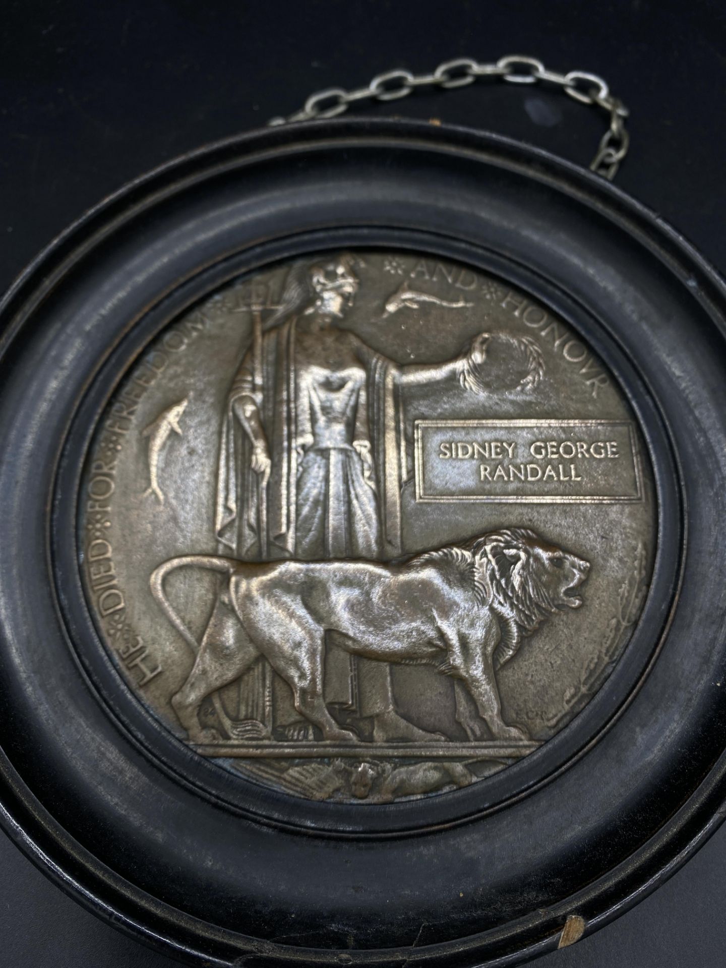 Framed World War 1 bronze death plaque - Image 2 of 3