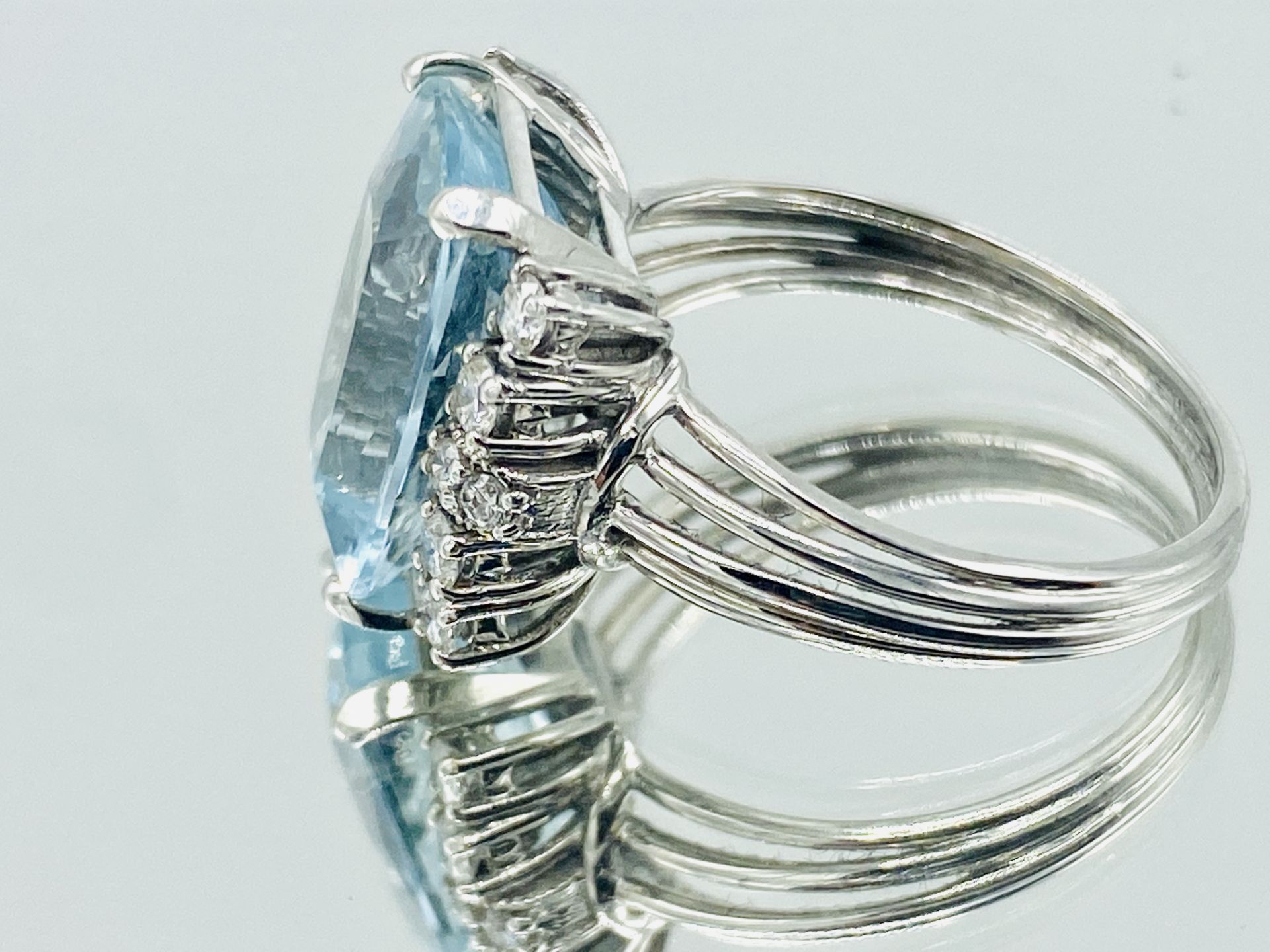 White gold, aquamarine and diamond ring - Bild 2 aus 4