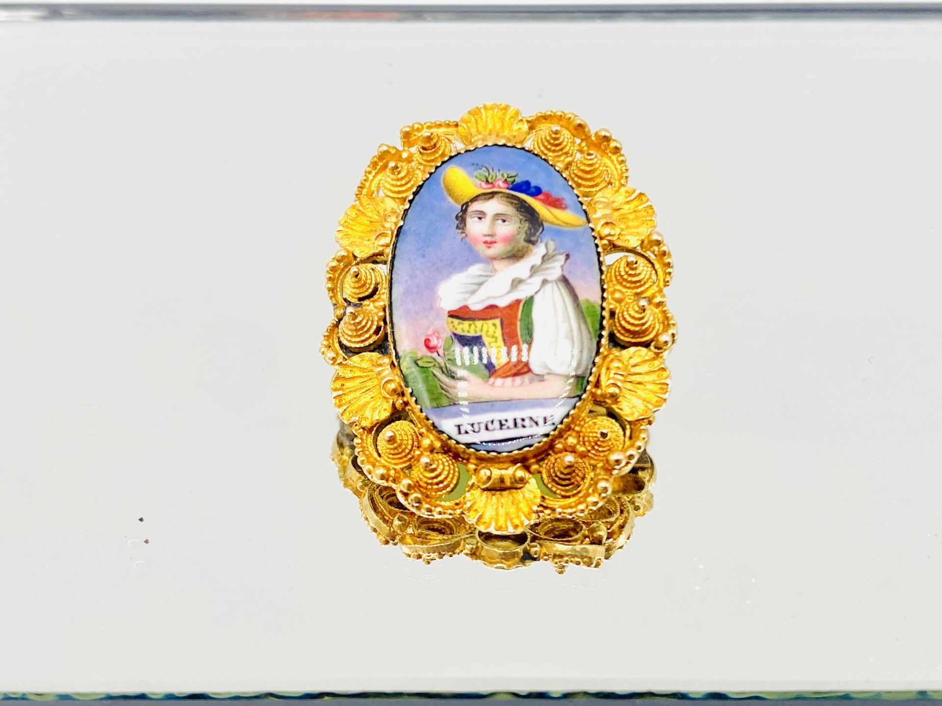 Gold brooch with enamel portrait - Bild 2 aus 5