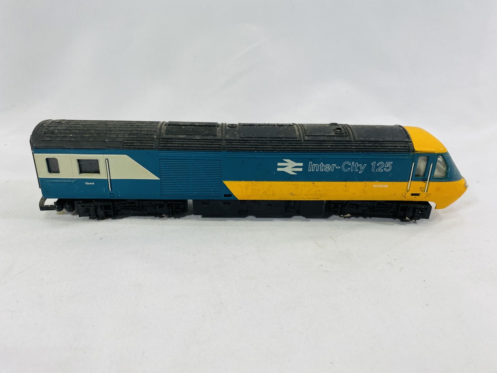 Thee 00 gauge locomotives and four 00 gauge carriages - Image 6 of 8