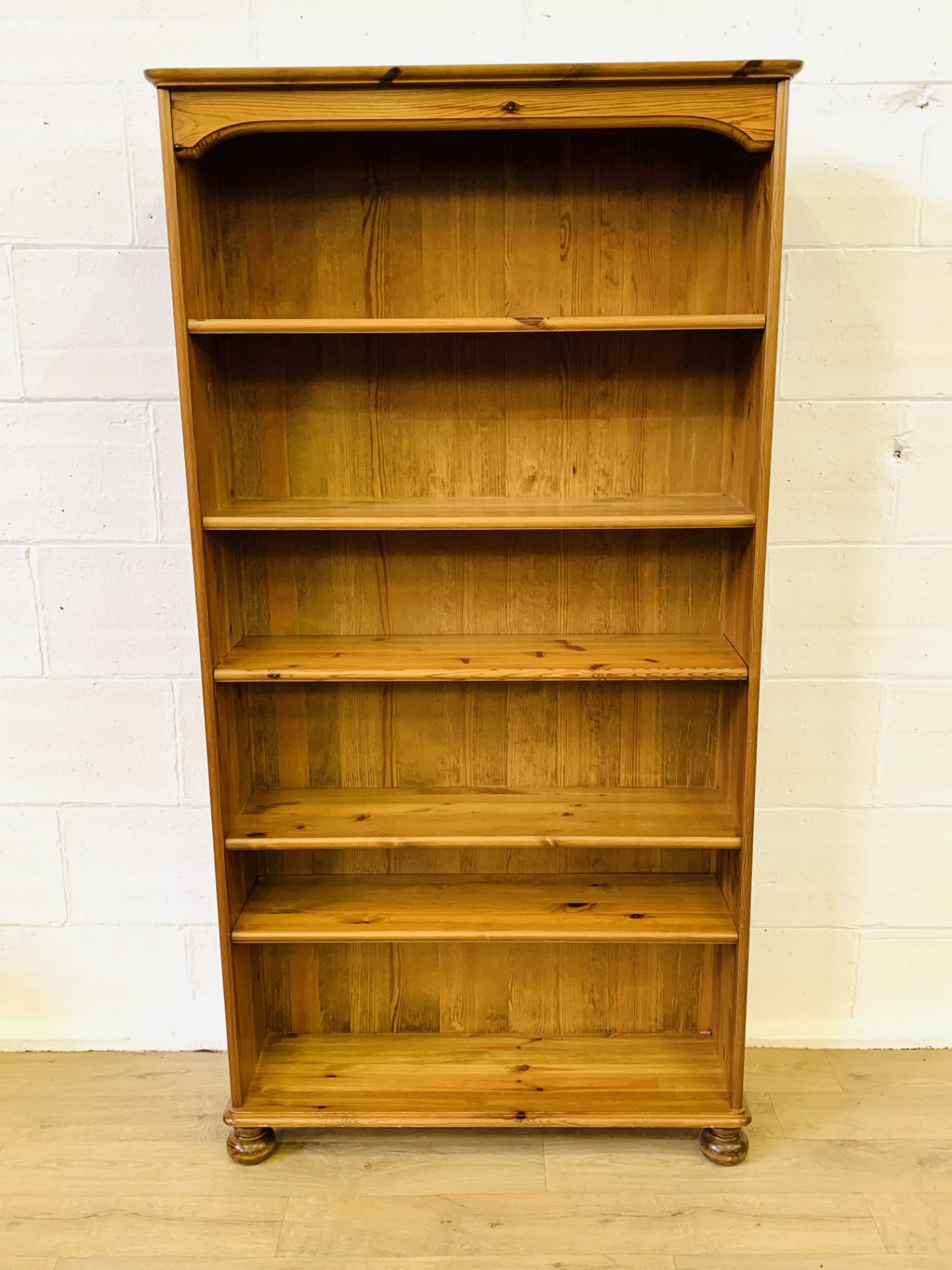 Pine open bookcase - Image 4 of 4