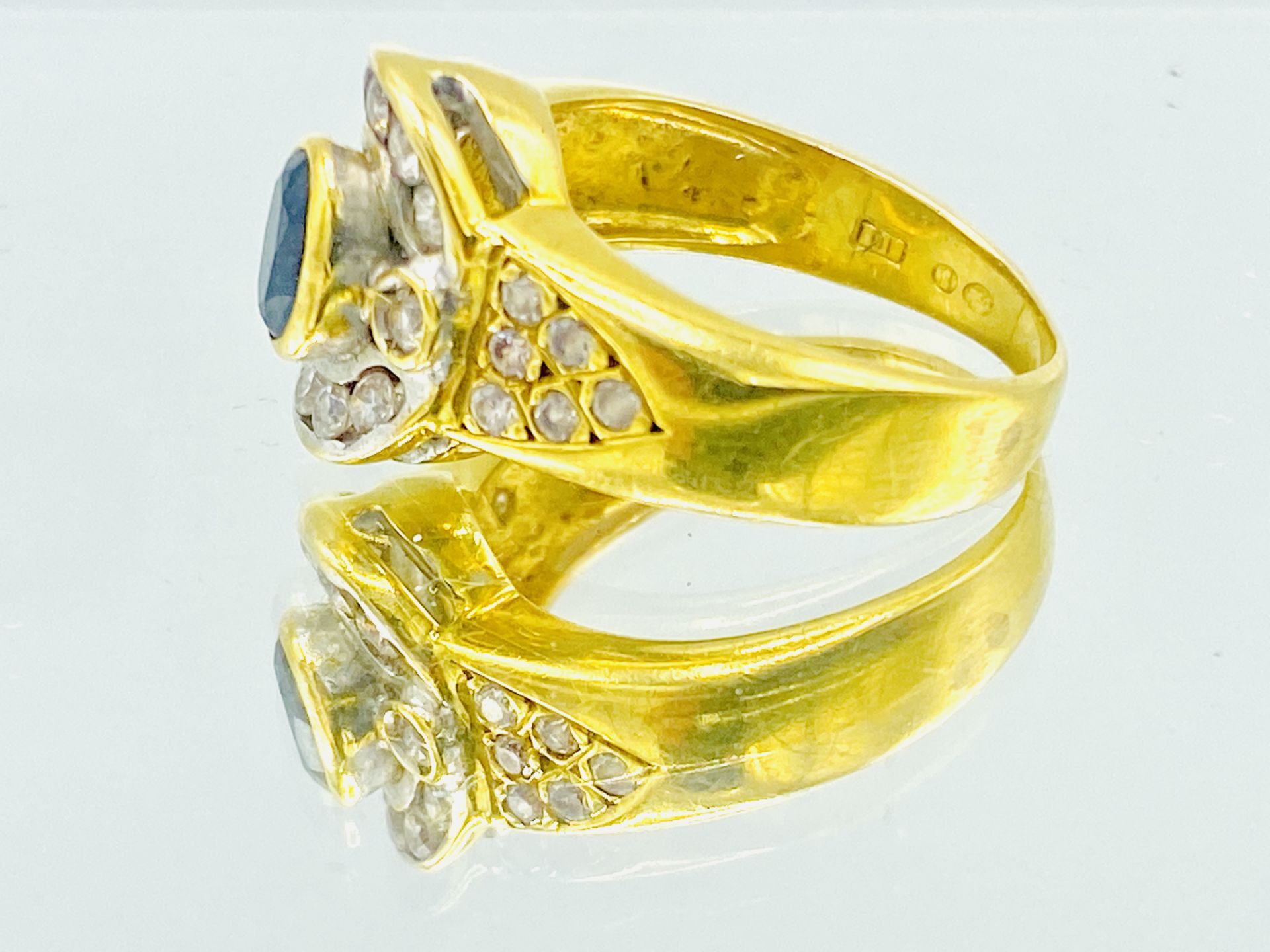 18ct gold, diamond and sapphire ring - Bild 4 aus 4