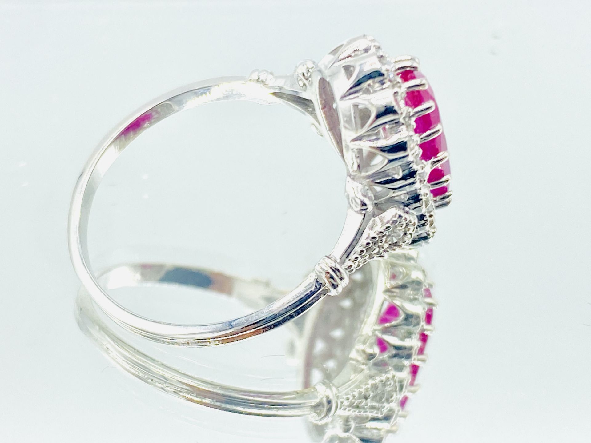 White gold, ruby and diamond ring - Image 2 of 4