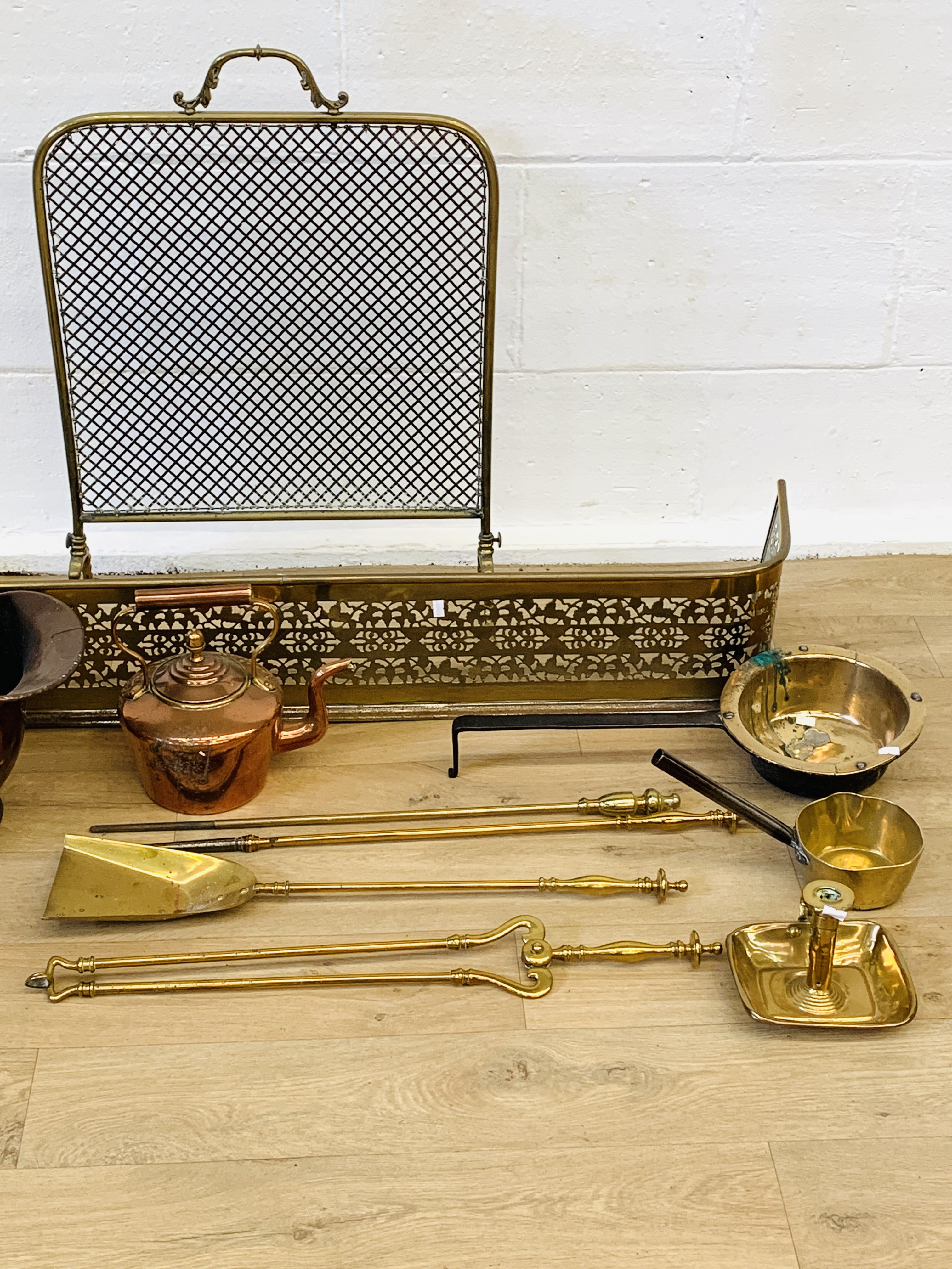 A quantity of brass and copper fire ware. - Image 2 of 3