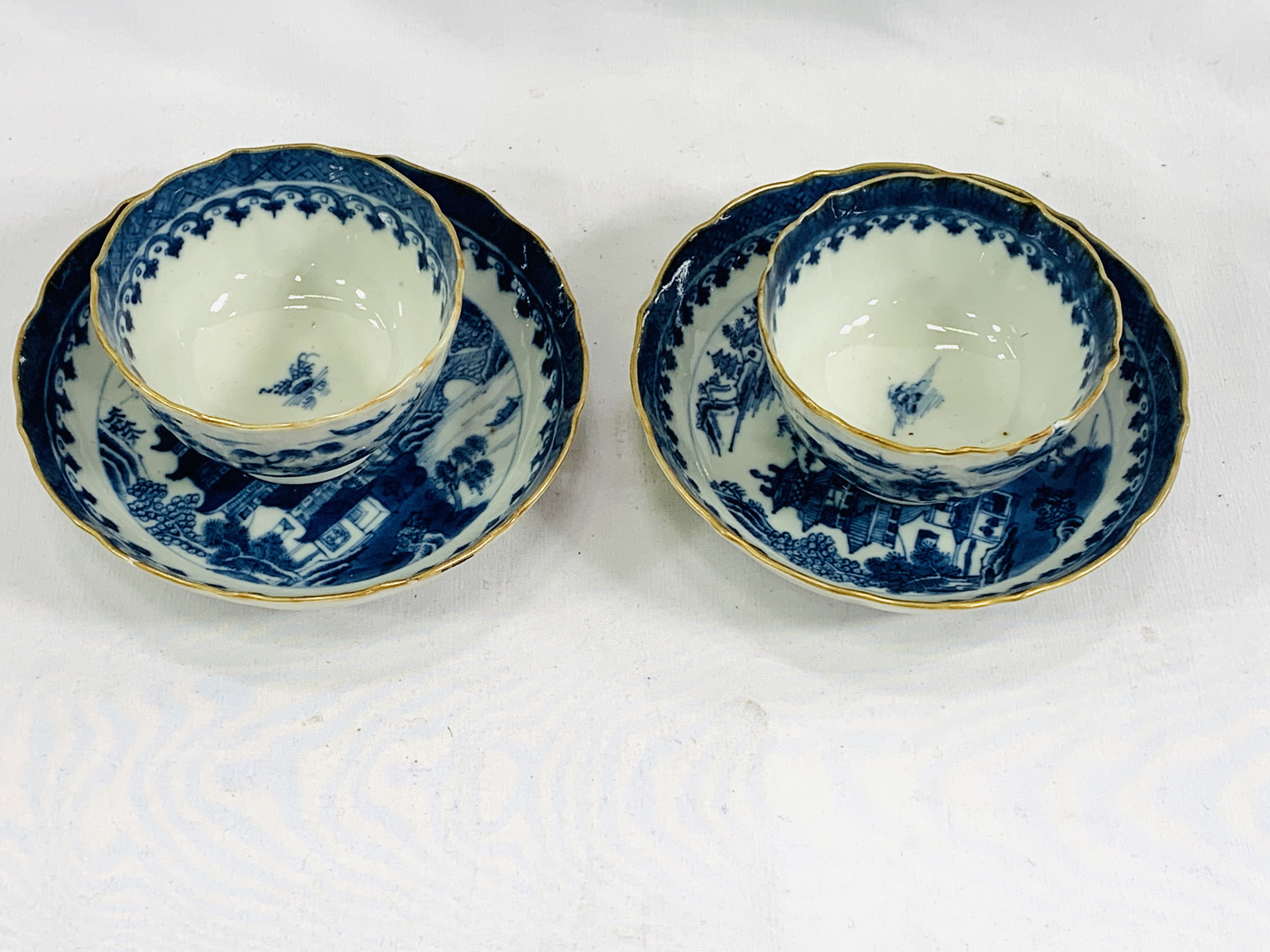 Two blue and white tea bowls and saucers - Image 2 of 4