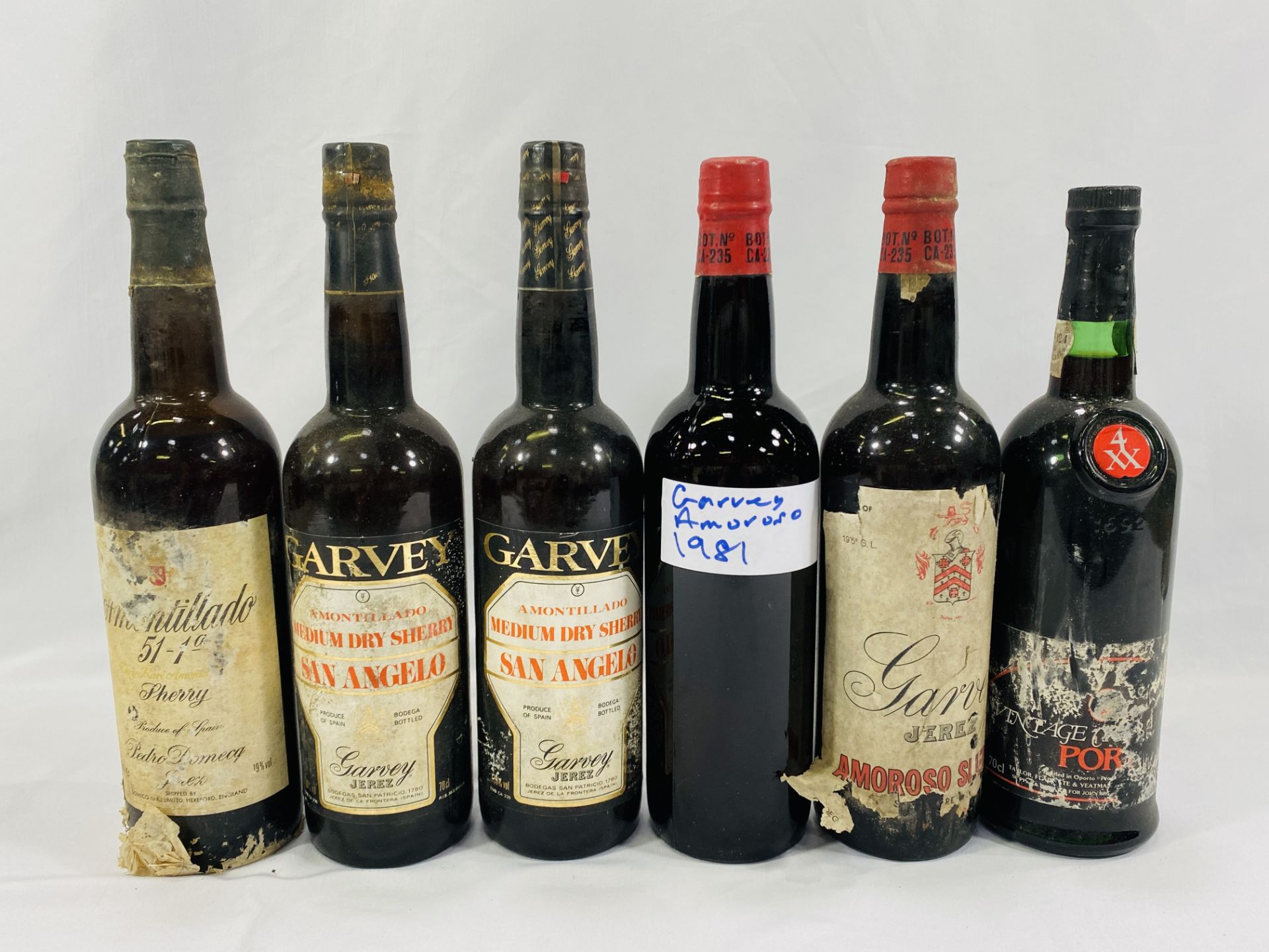 Eleven bottles of sherry and a bottle of port - Image 3 of 4