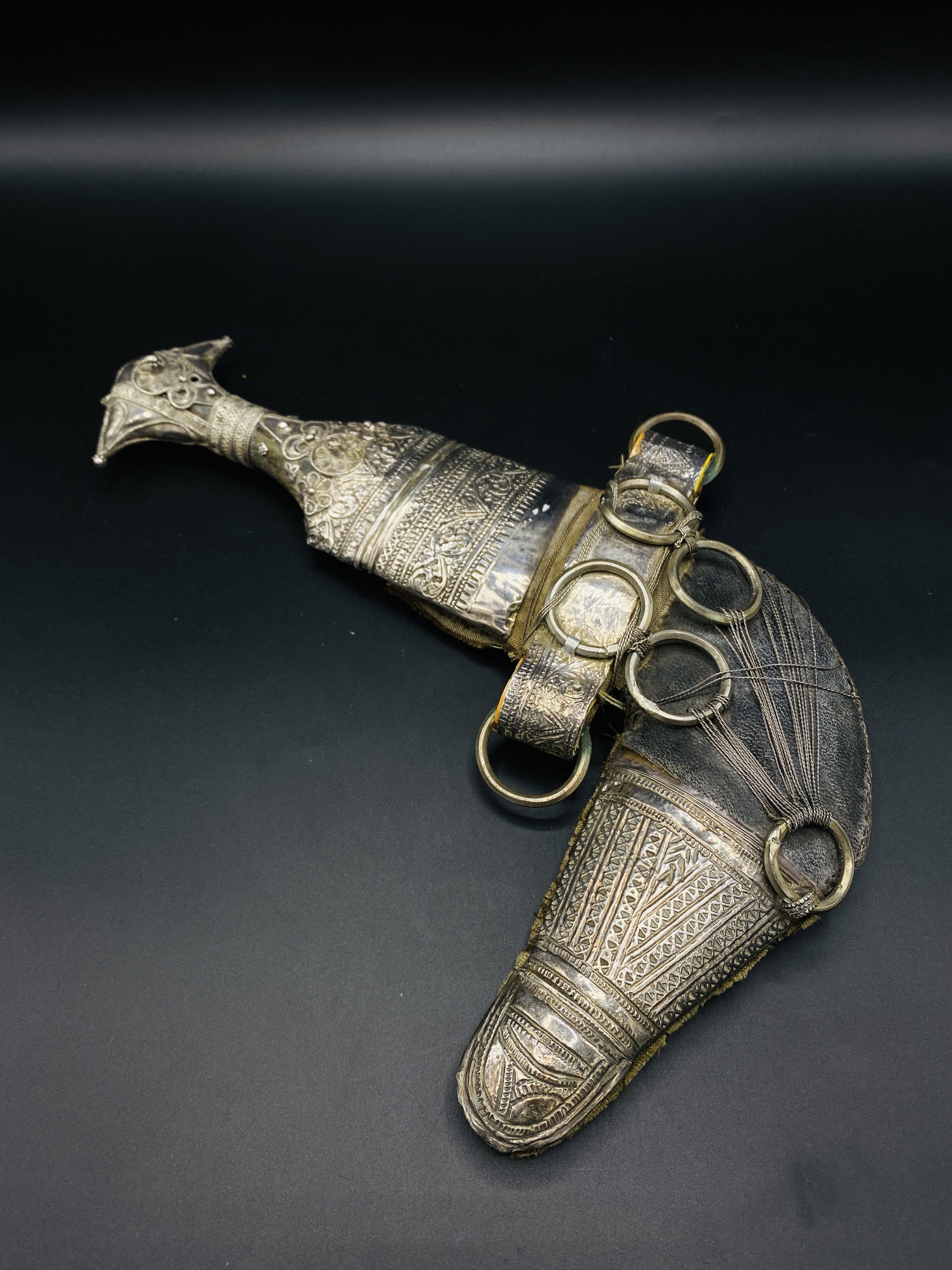 Middle Eastern silver mounted ceremonial dagger and scabbard - Image 2 of 4