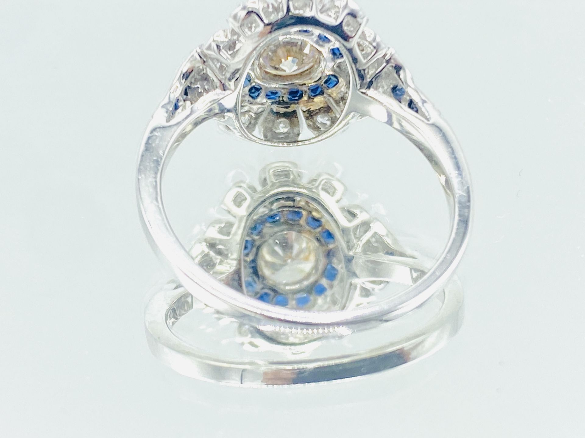 18ct white gold, diamond and sapphire ring - Bild 4 aus 5