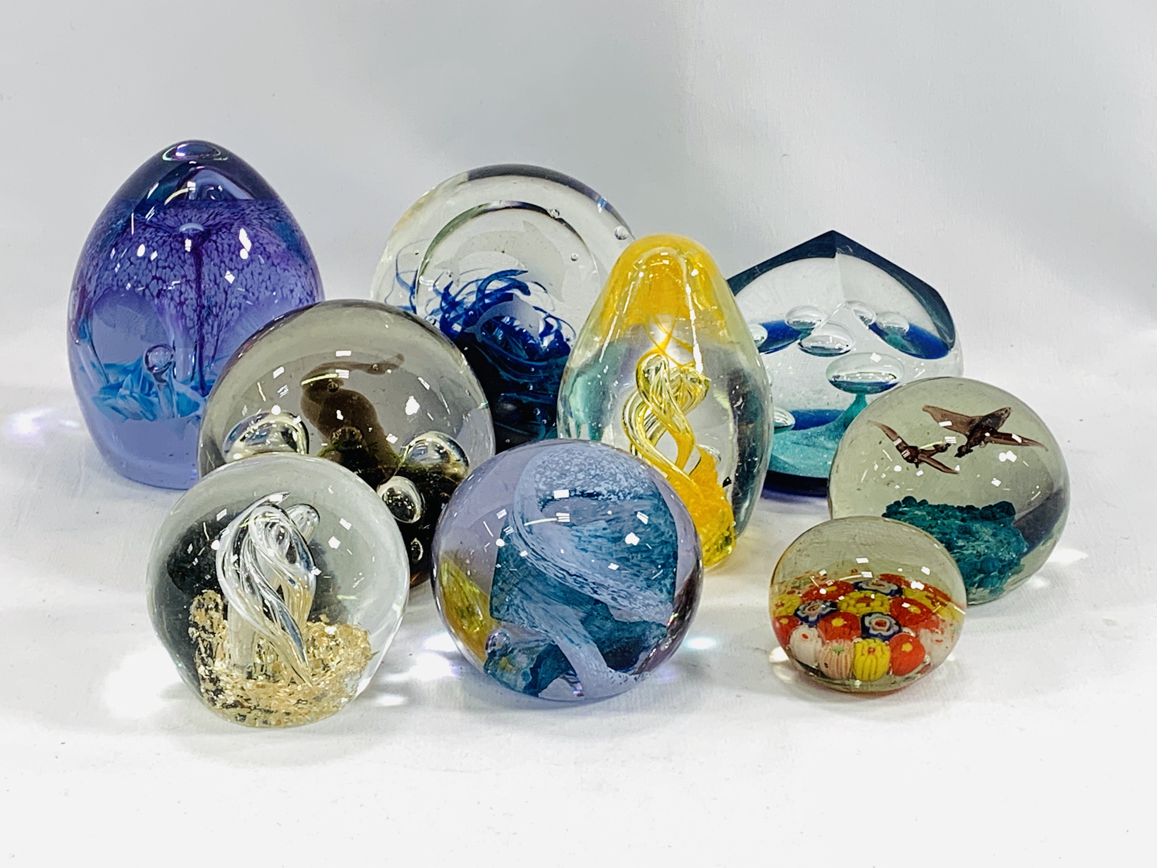 A collection of paperweights - Image 2 of 4
