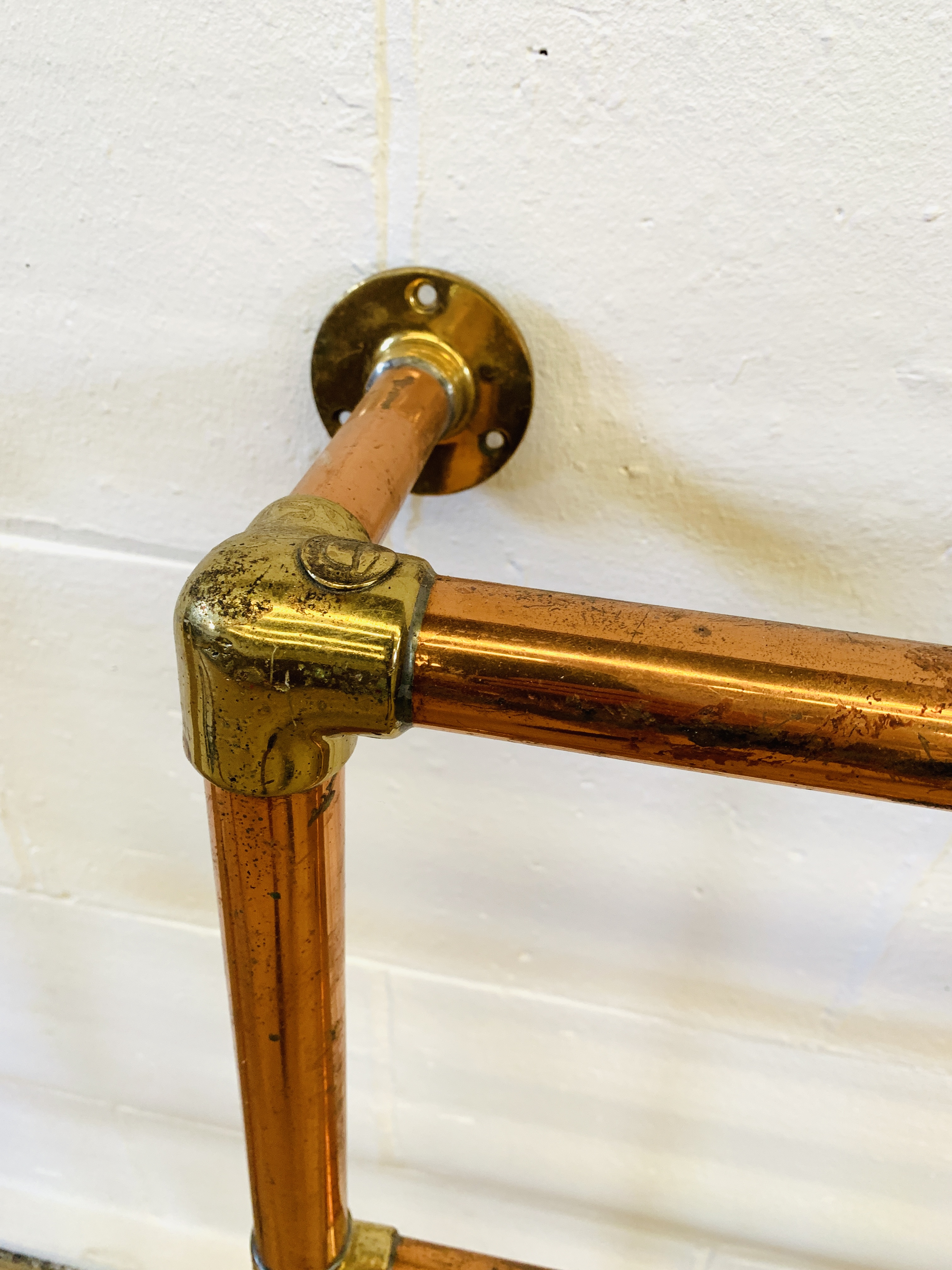 Copper and brass towel rail - Image 4 of 4