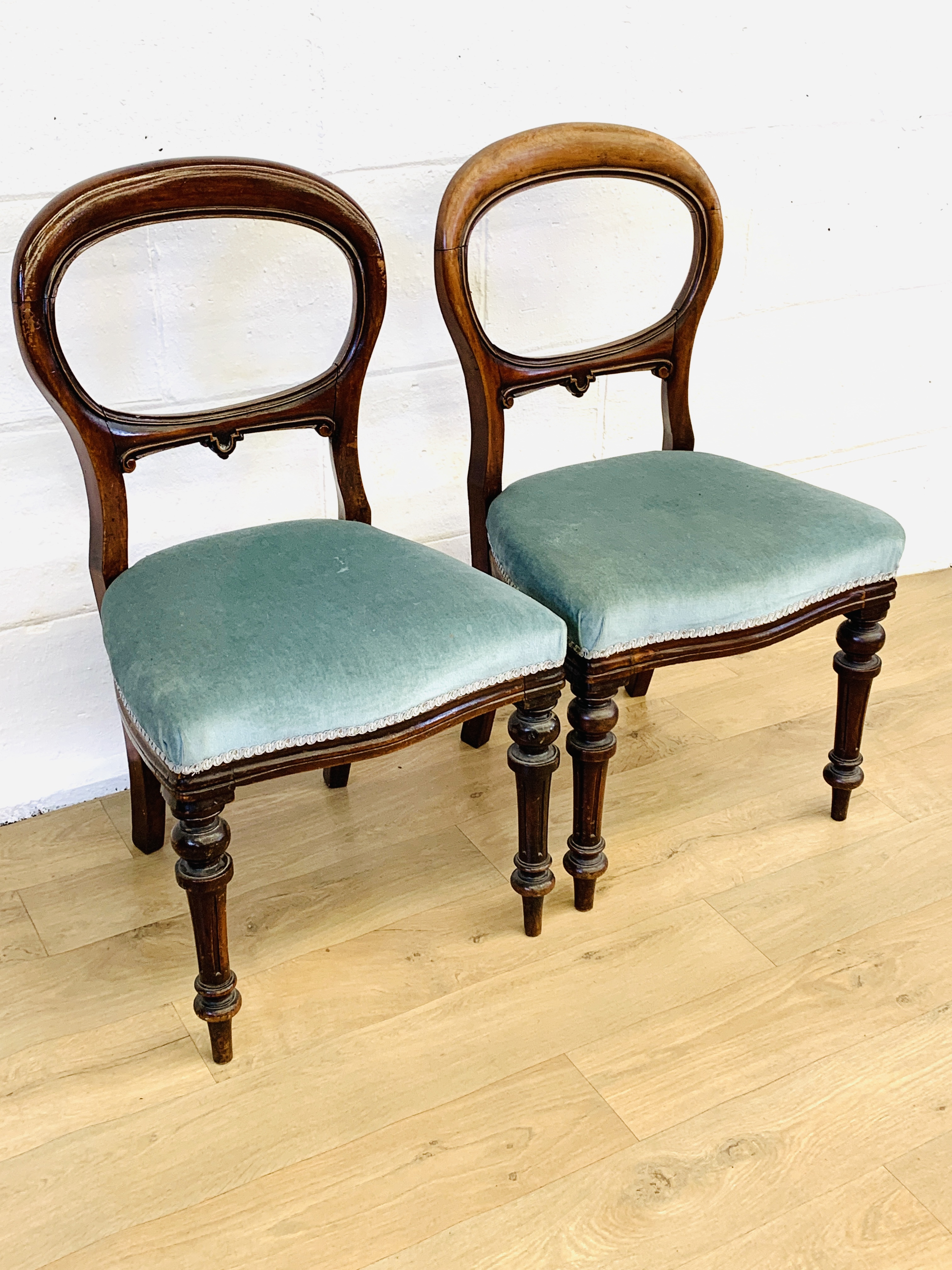 Pair of balloon back dining chairs - Image 2 of 4