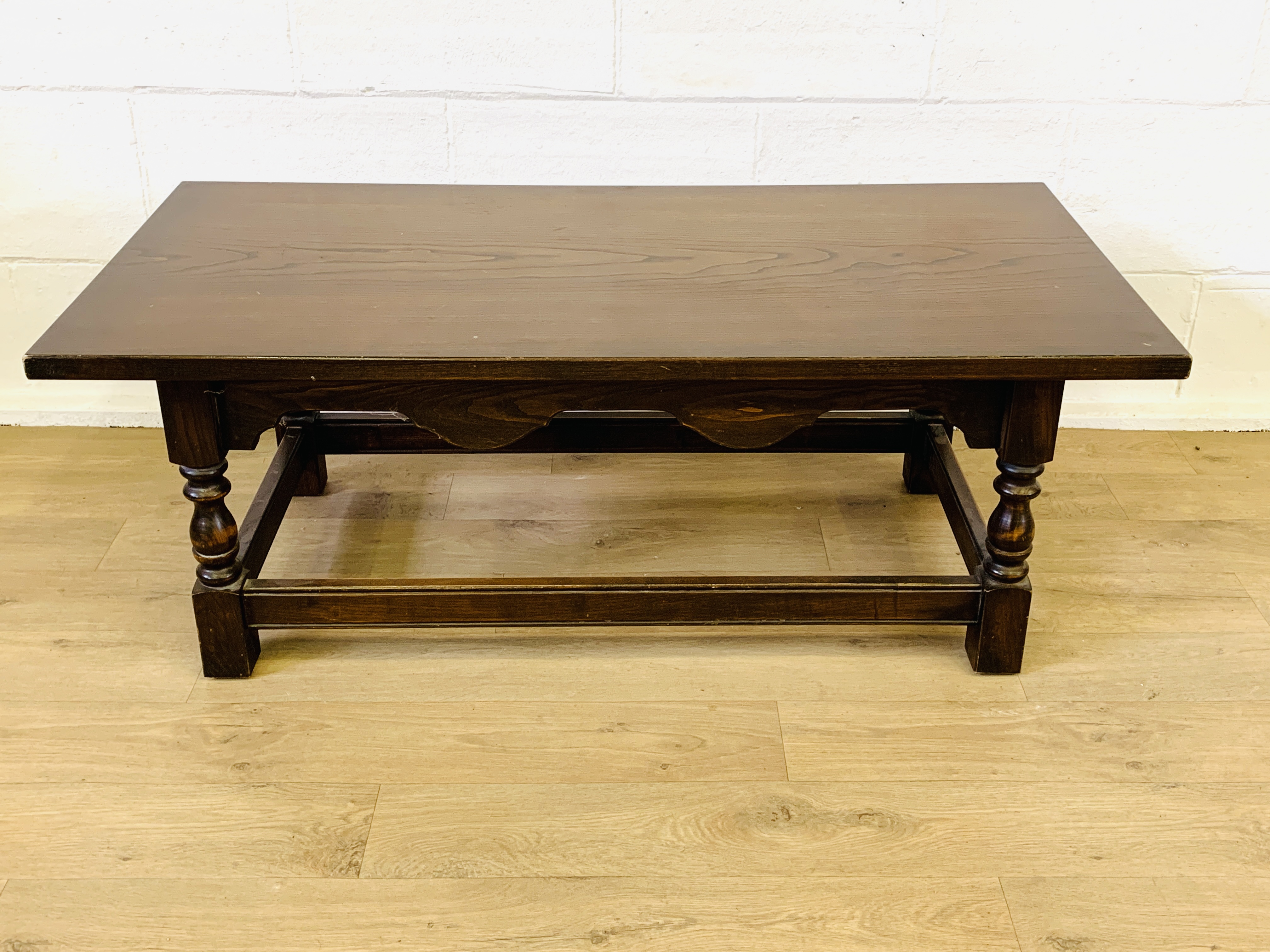 Oak coffee table - Image 5 of 5