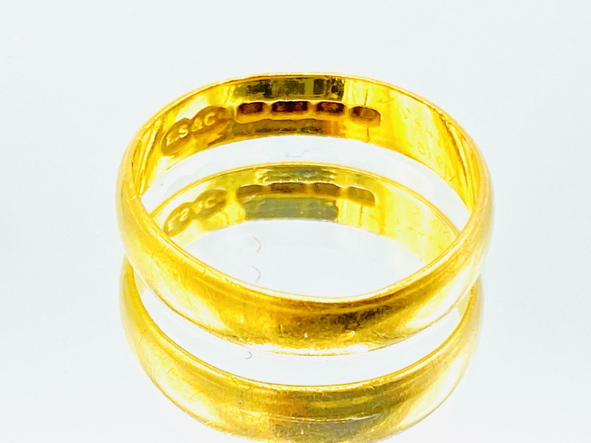 22ct gold band