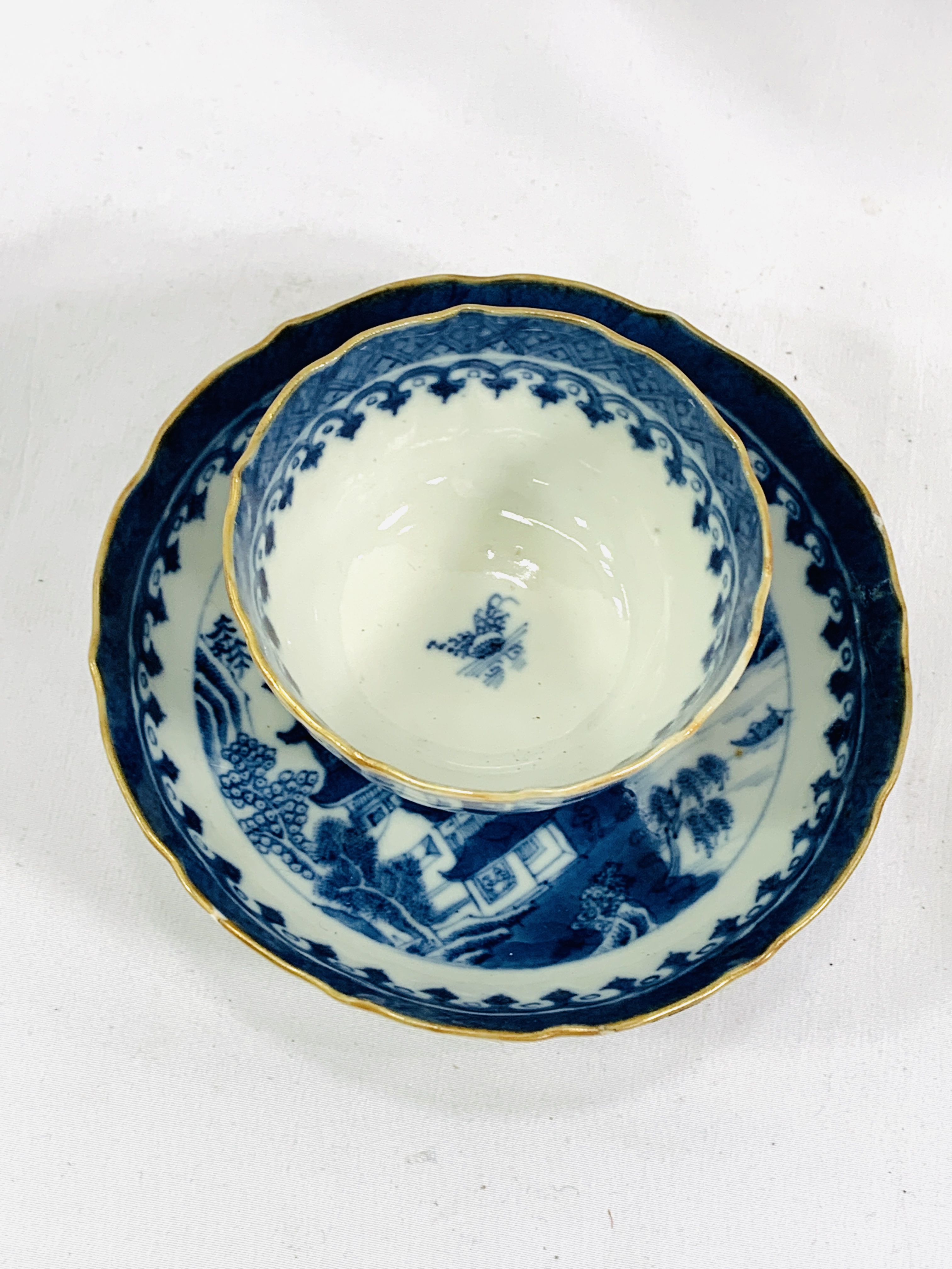 Two blue and white tea bowls and saucers - Image 4 of 4