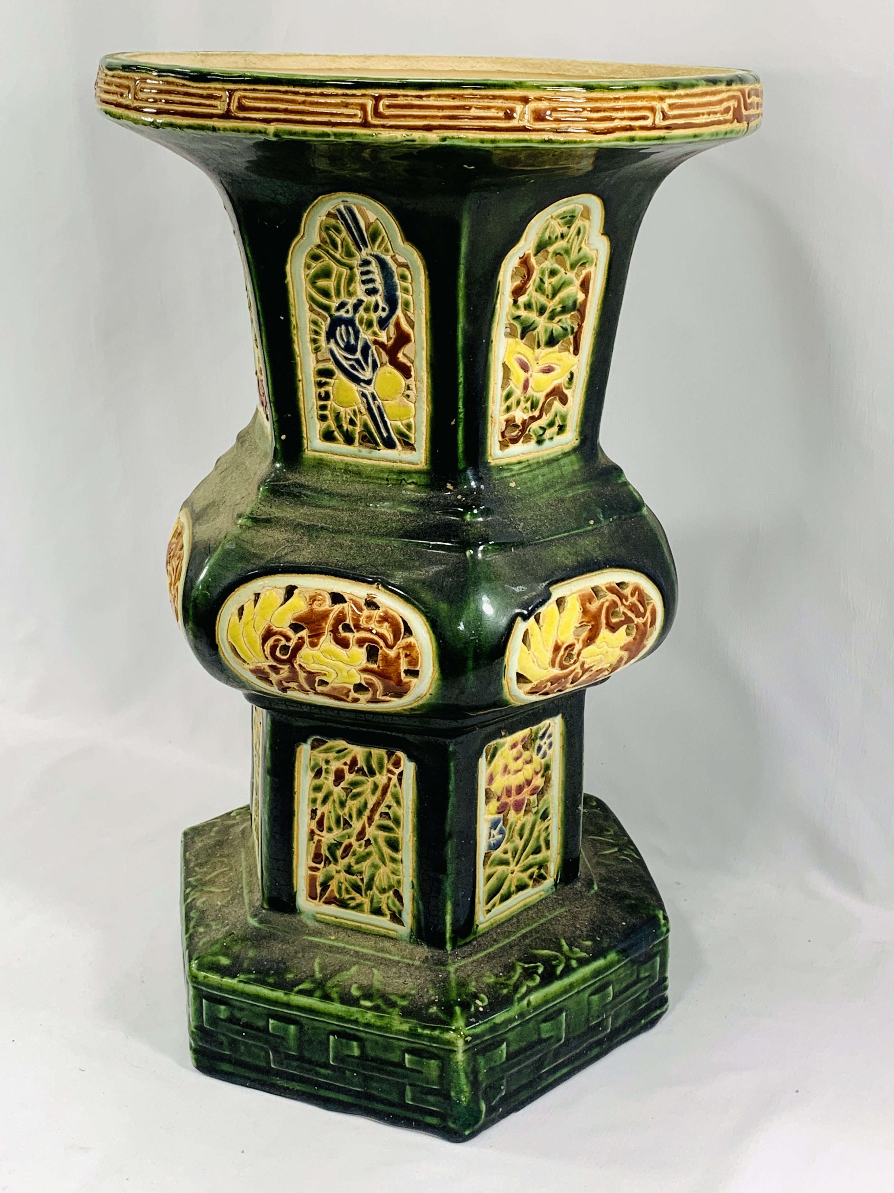 A ceramic jardiniere stand - Image 2 of 4