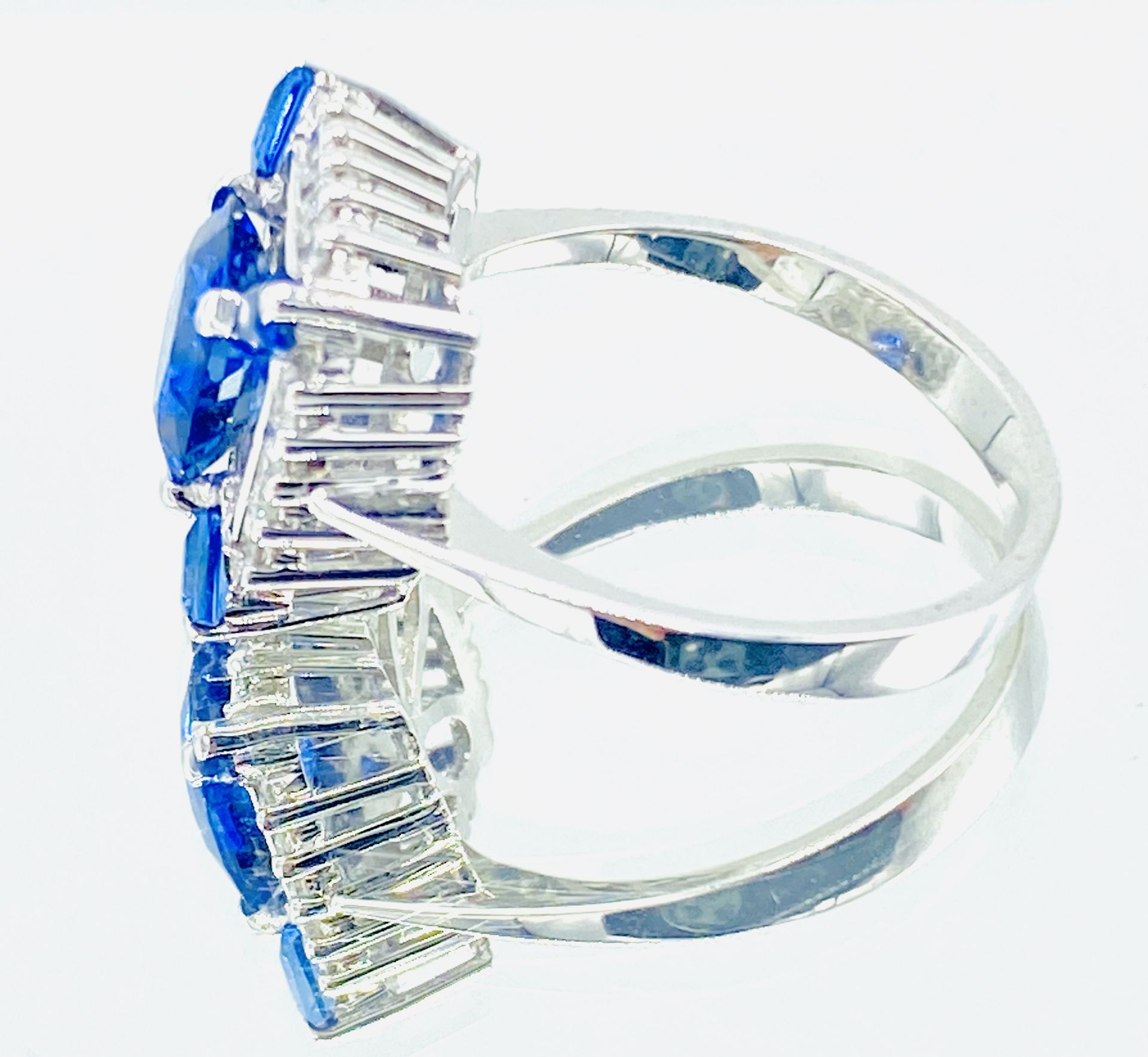 White gold, sapphire and diamond ring - Bild 2 aus 4