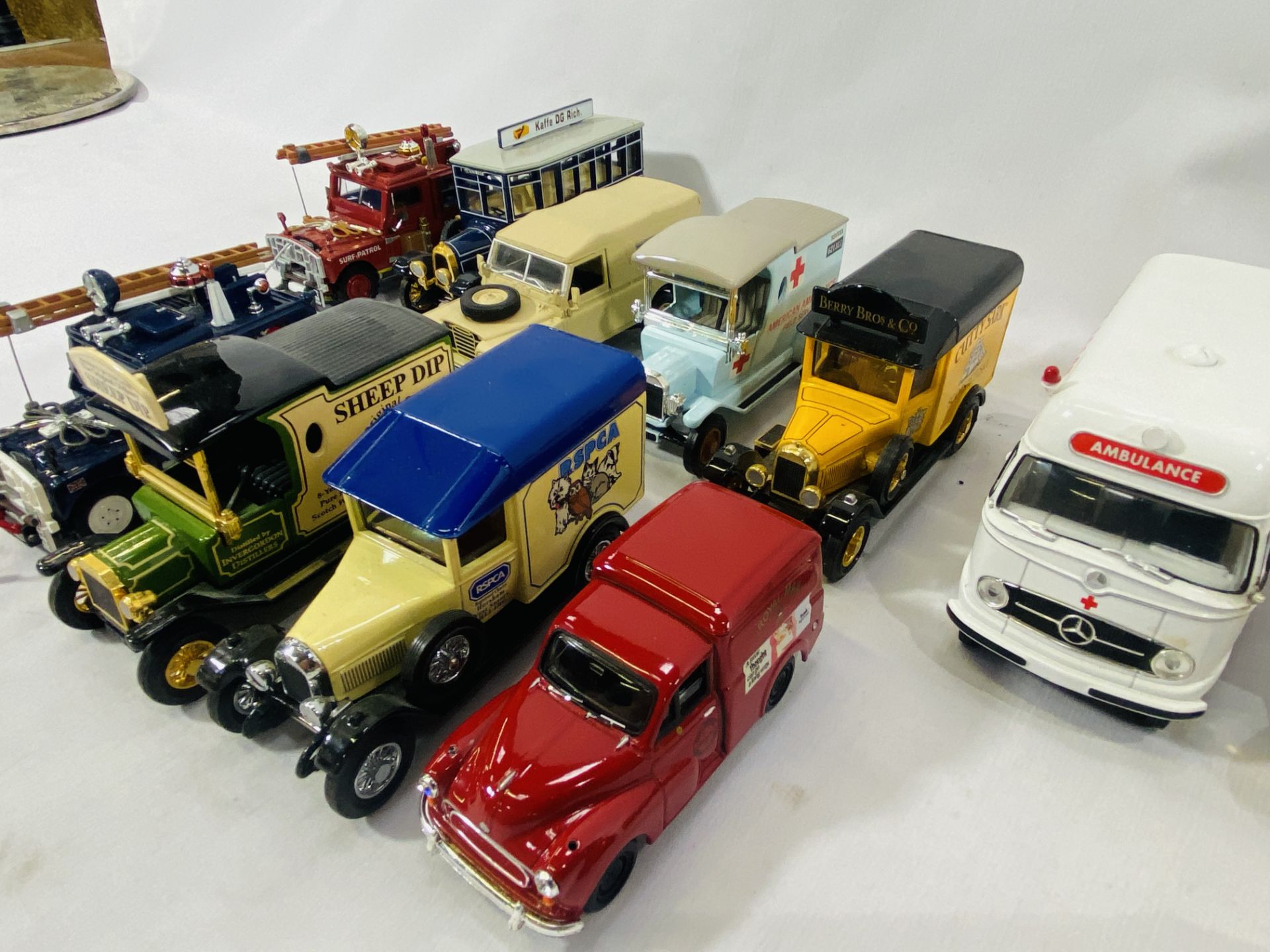 Seven Models of Yesteryear vans with four other model vehicles - Image 4 of 4