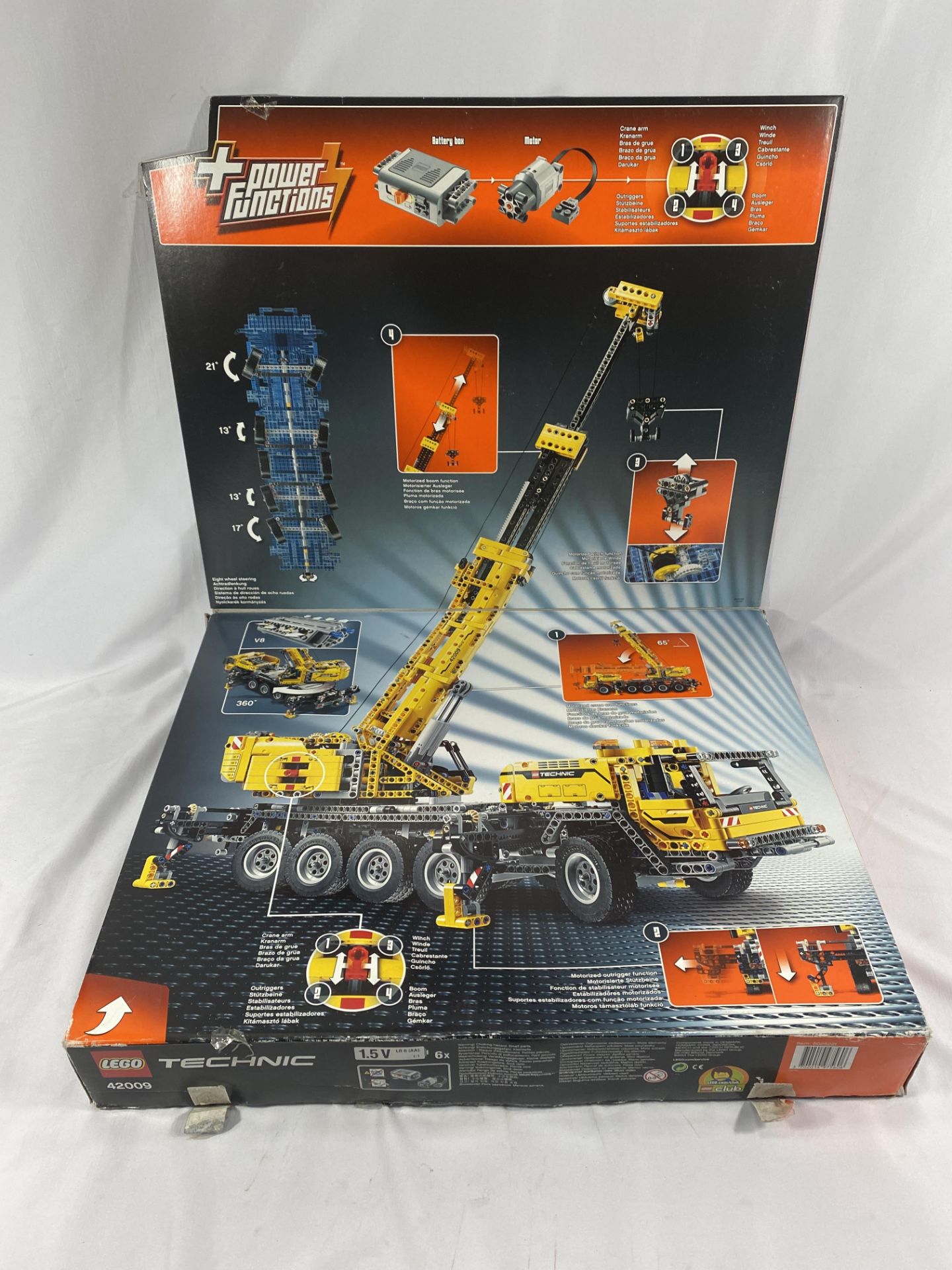 Boxed Lego Technic 42009 mobile crane set - Image 2 of 3