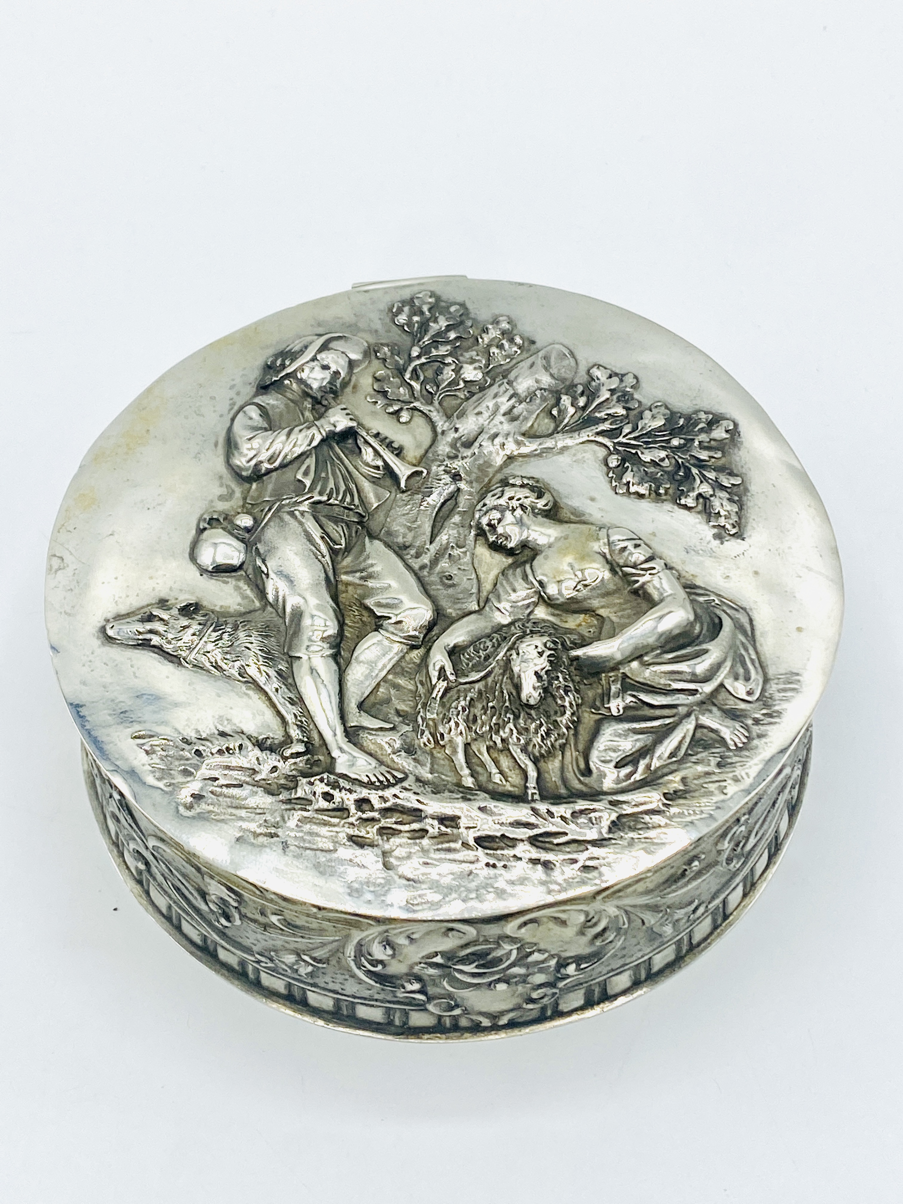 German Hanau silver biscuit tin - Image 5 of 5