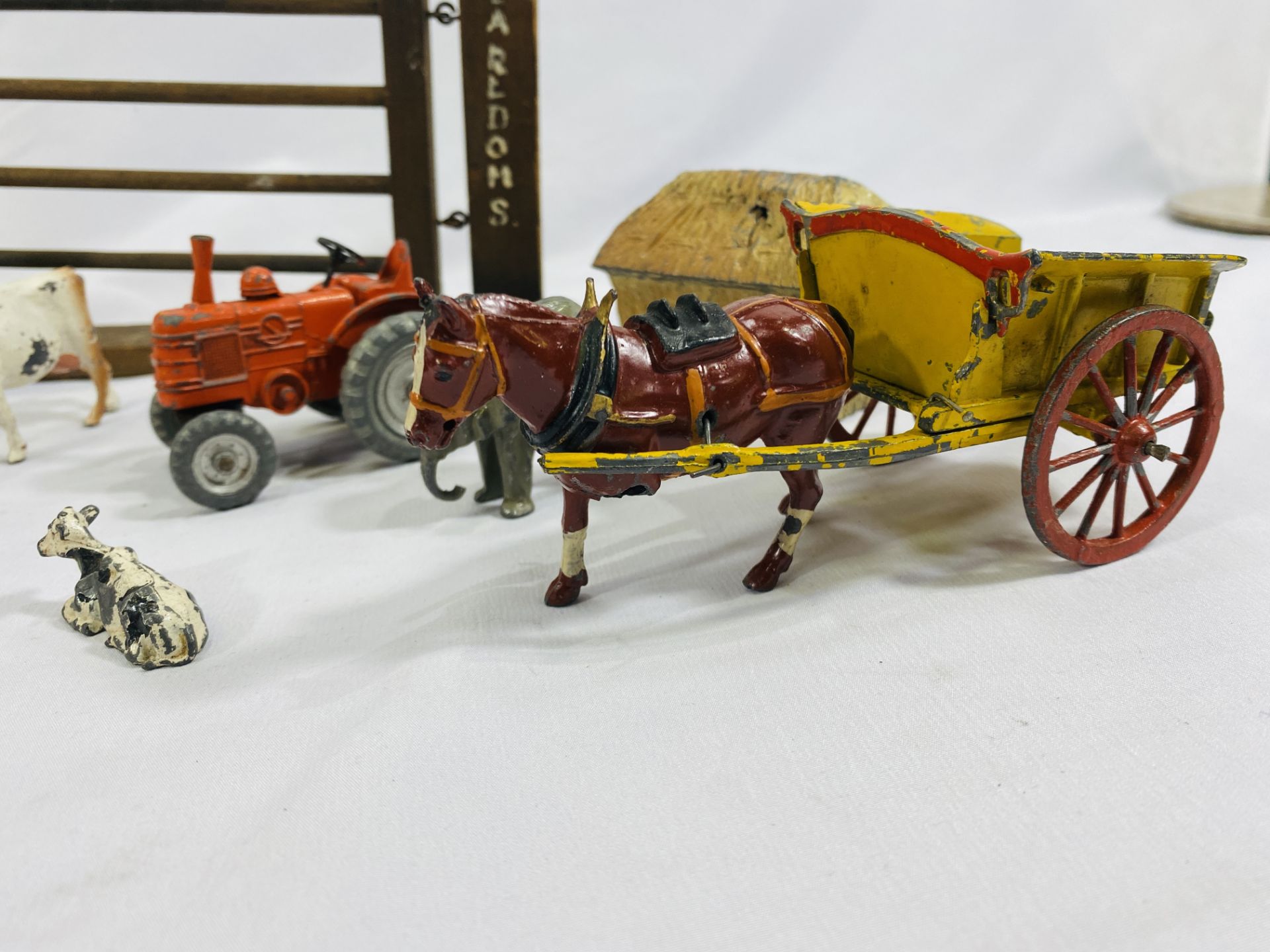 A collection of metal farmyard animals - Image 5 of 6