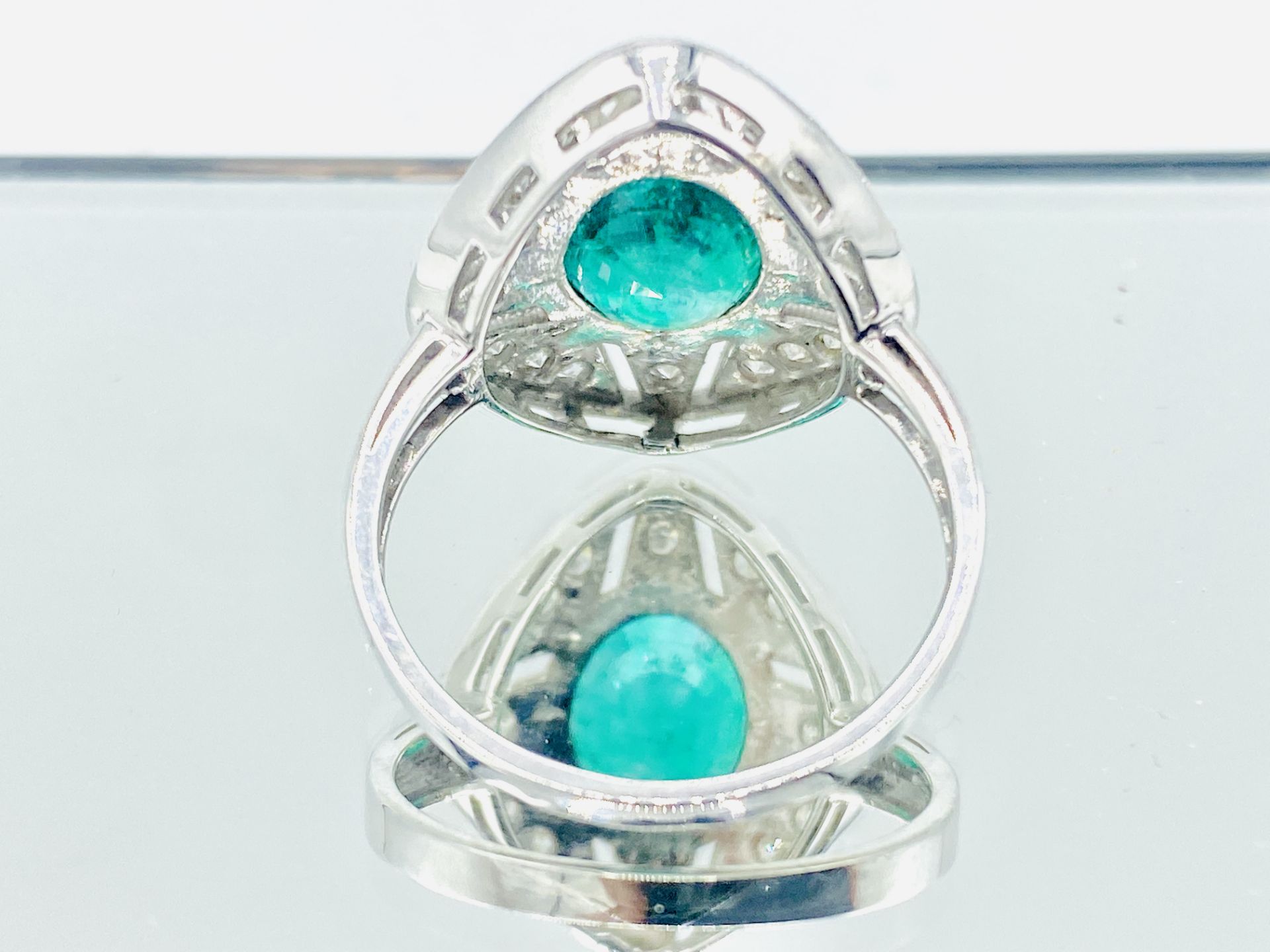 White gold, emerald and diamond ring - Bild 3 aus 3