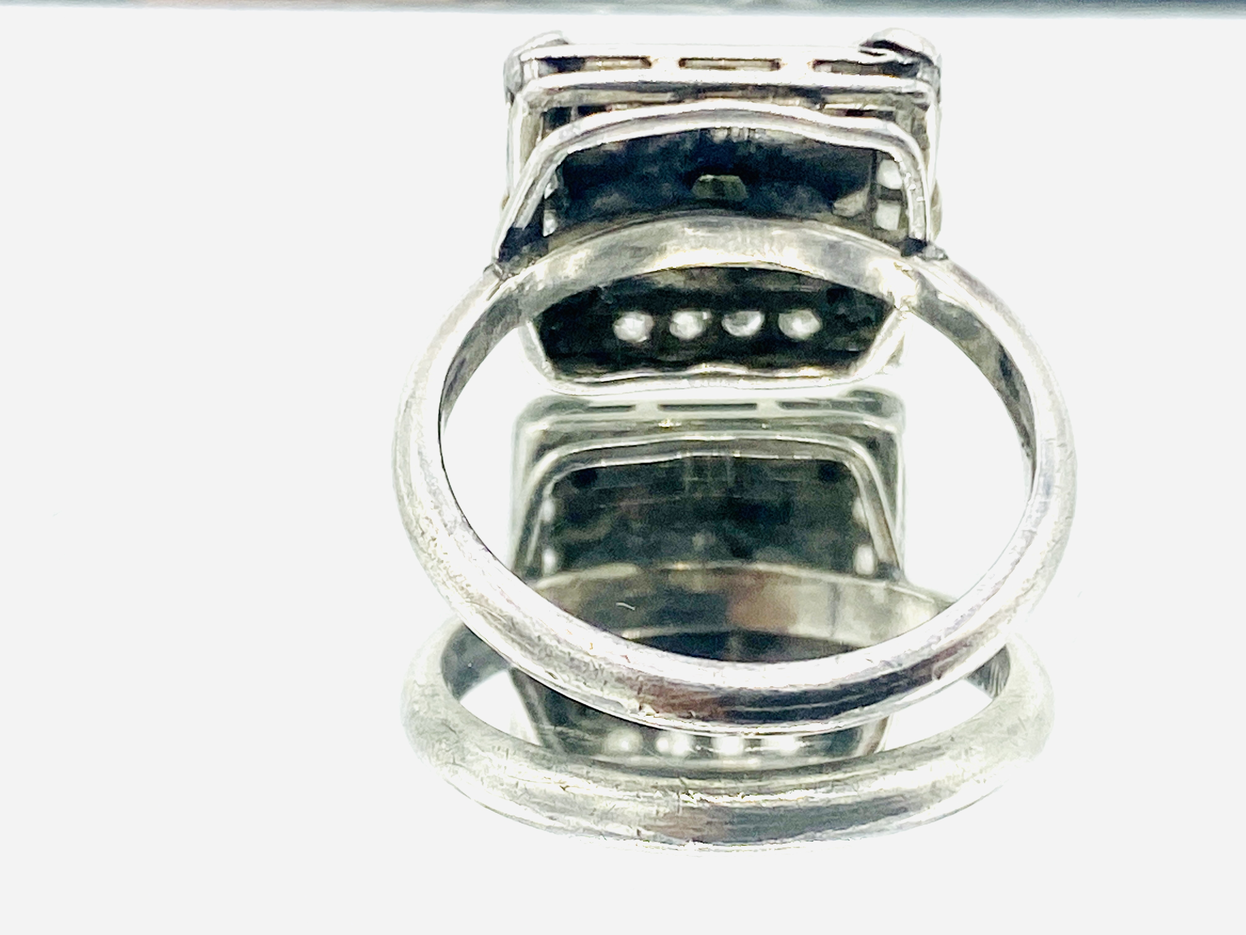 White gold and diamond ring - Image 2 of 3
