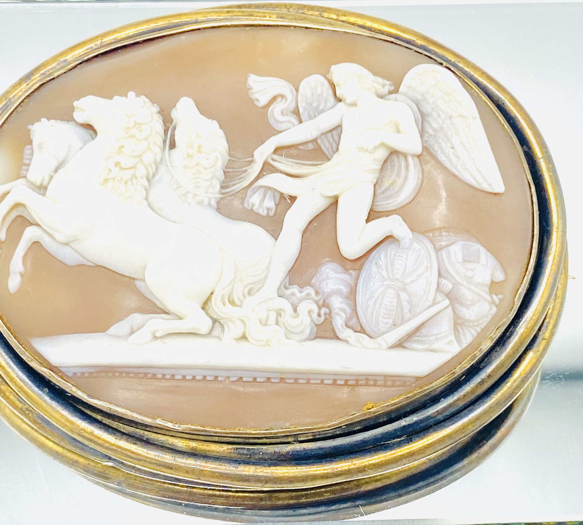 15ct gold cameo brooch - Image 2 of 4