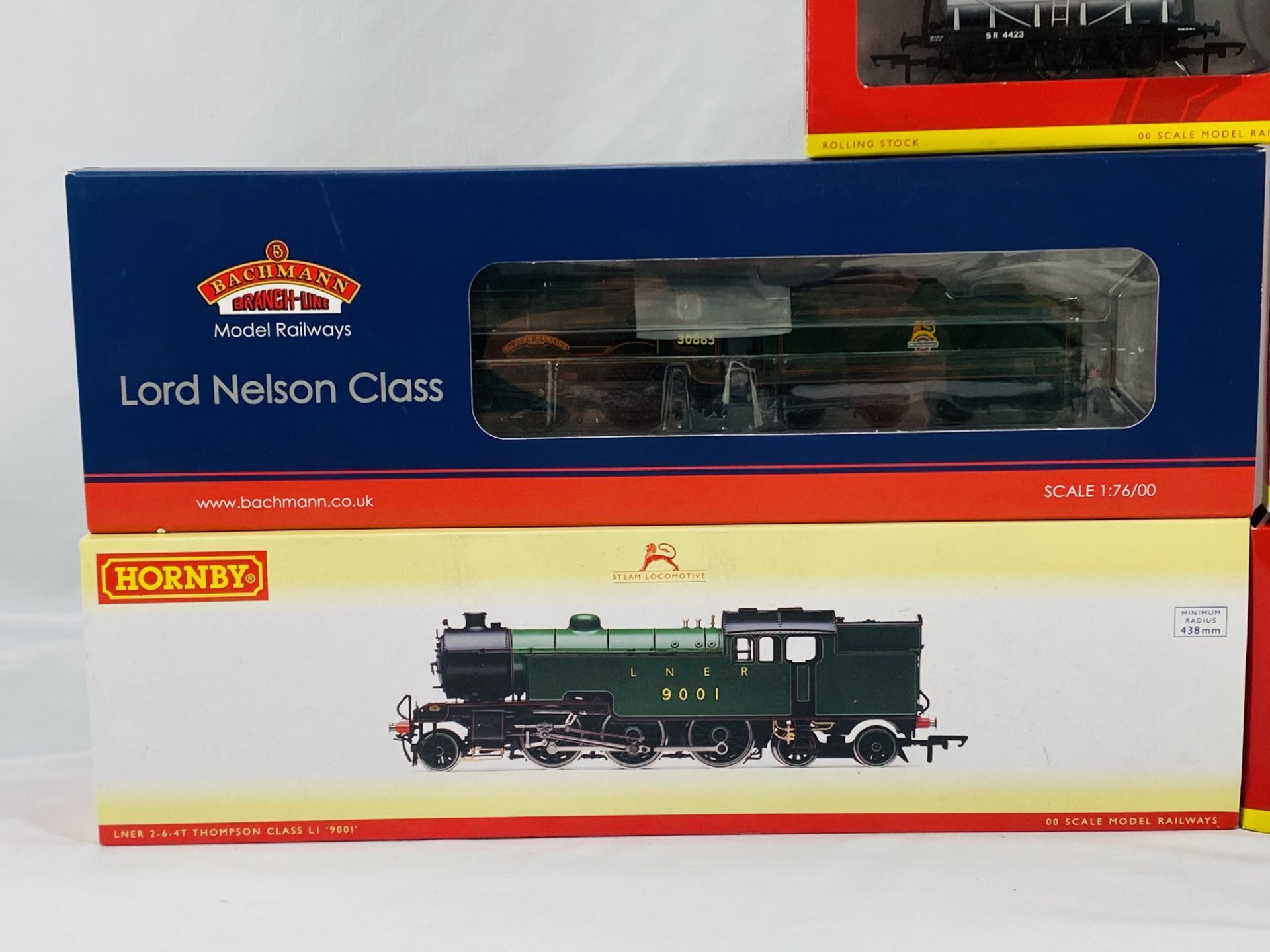 Three boxed Hornby 00 gauge locomotives and other items - Bild 3 aus 4