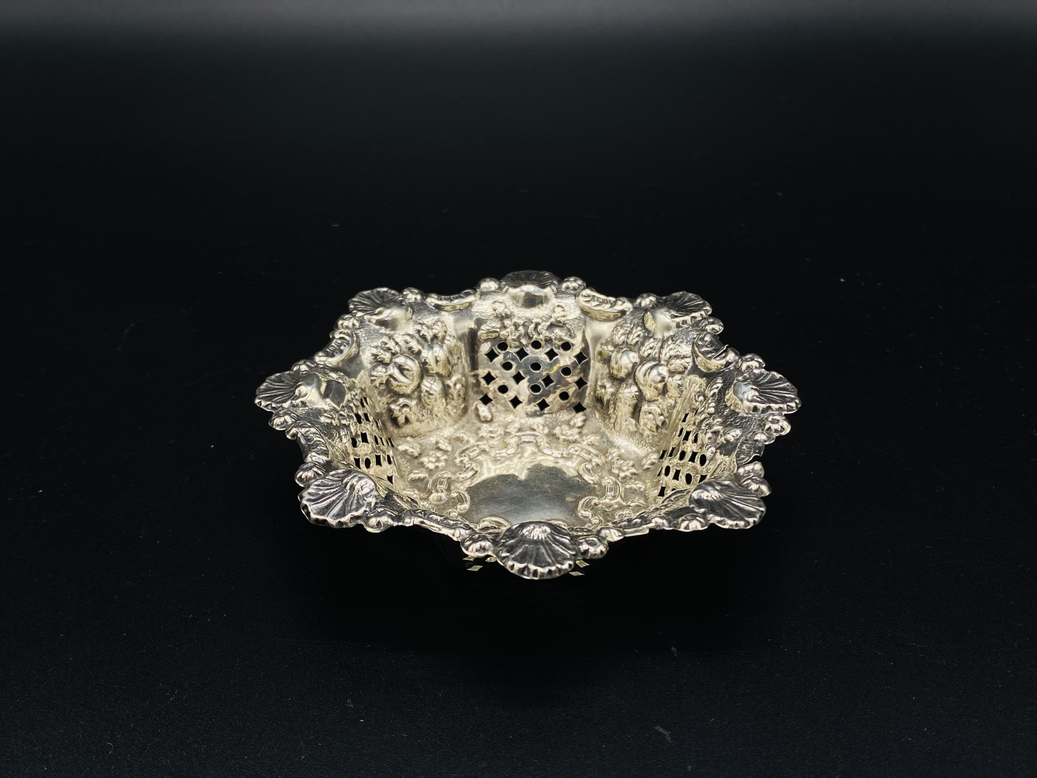 Collection of hallmarked silver and white metal items - Image 4 of 13