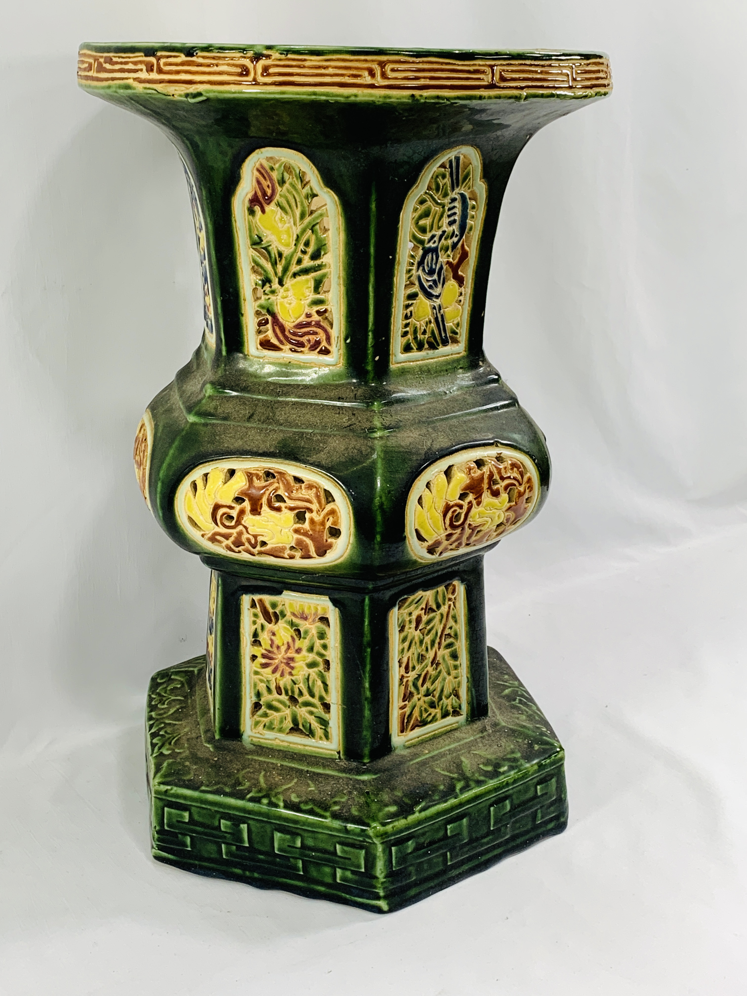 A ceramic jardiniere stand - Image 3 of 4