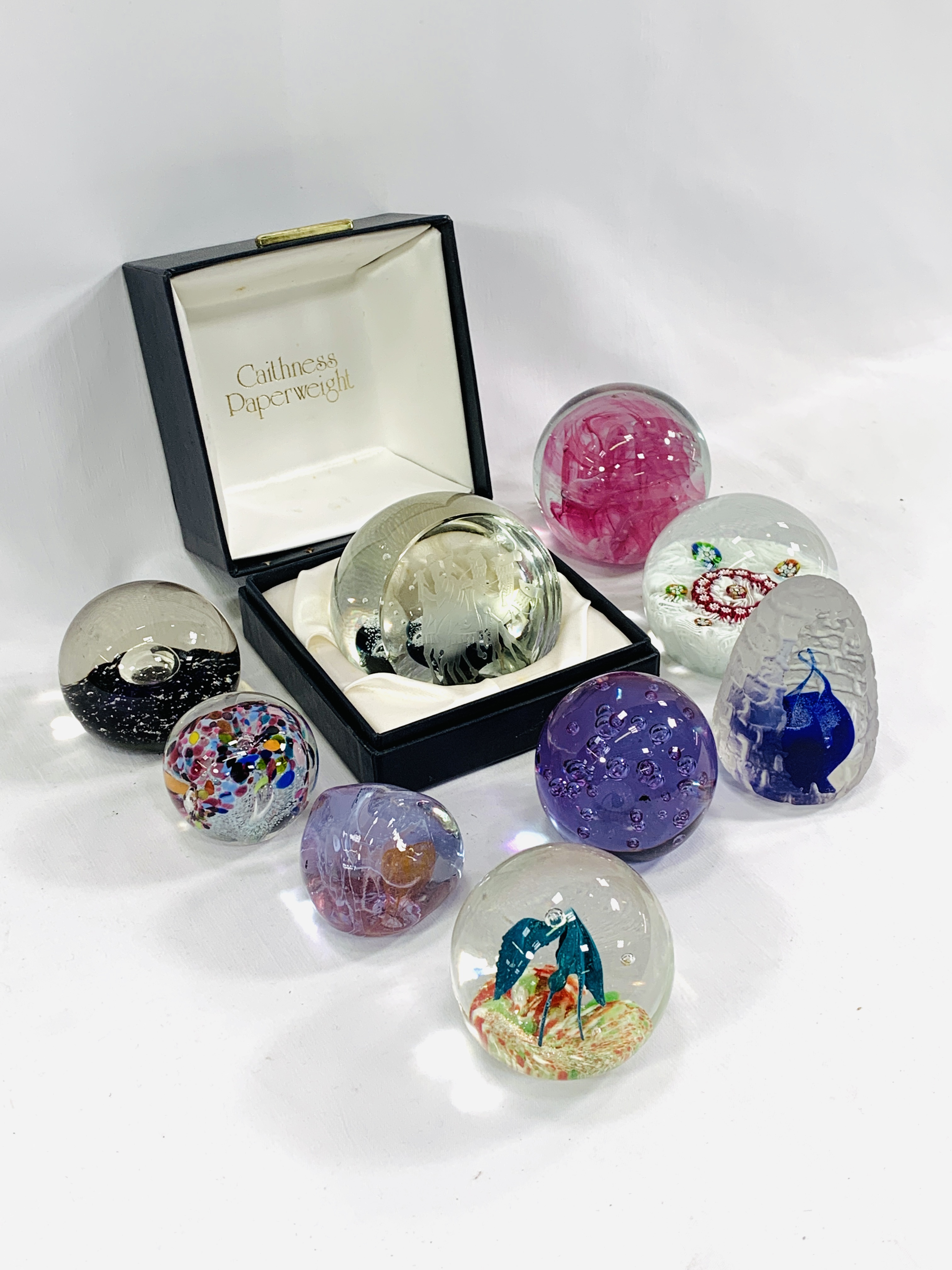 A collection of paperweights - Image 4 of 5