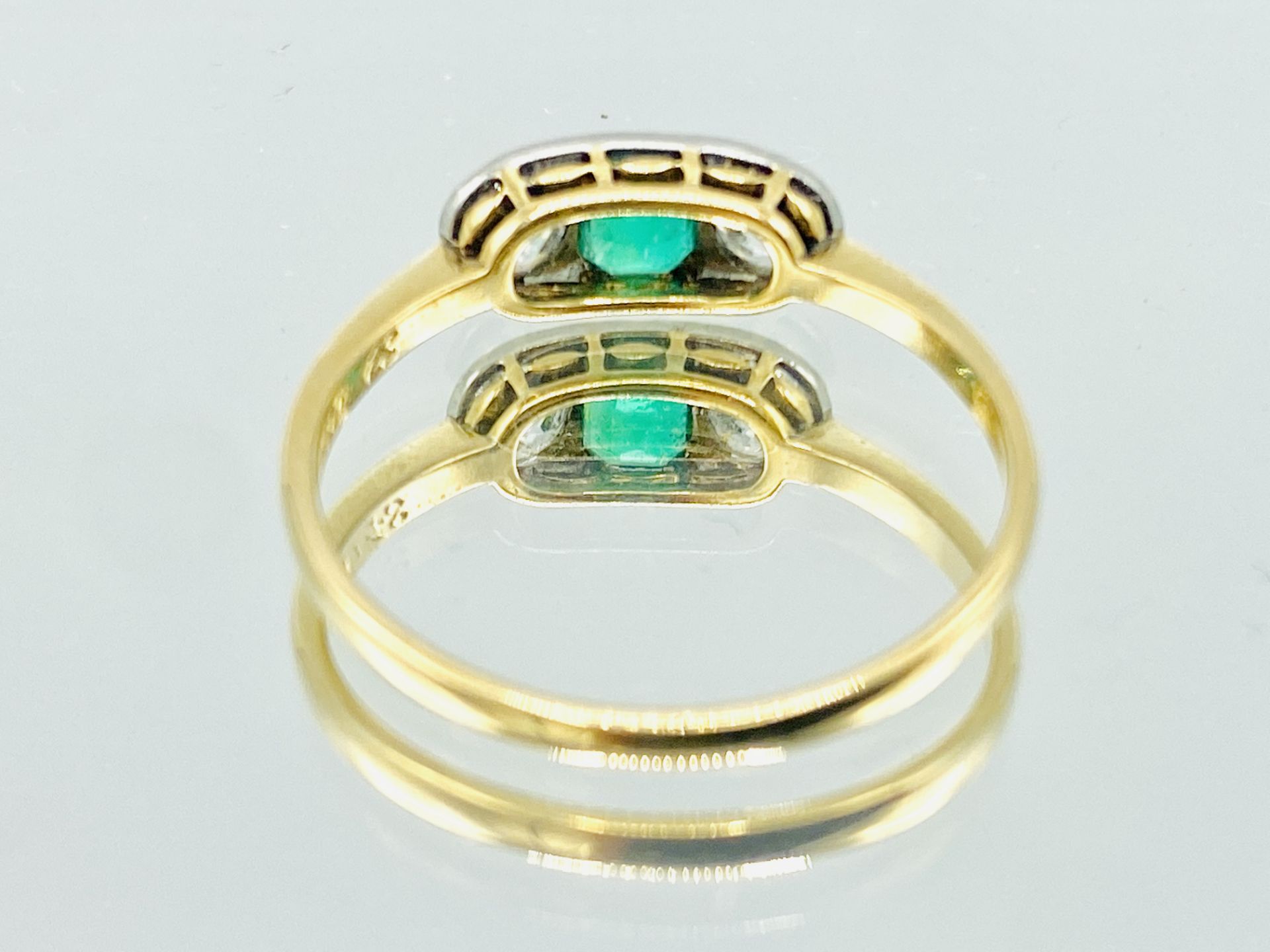 18ct diamond and emerald ring - Bild 4 aus 6