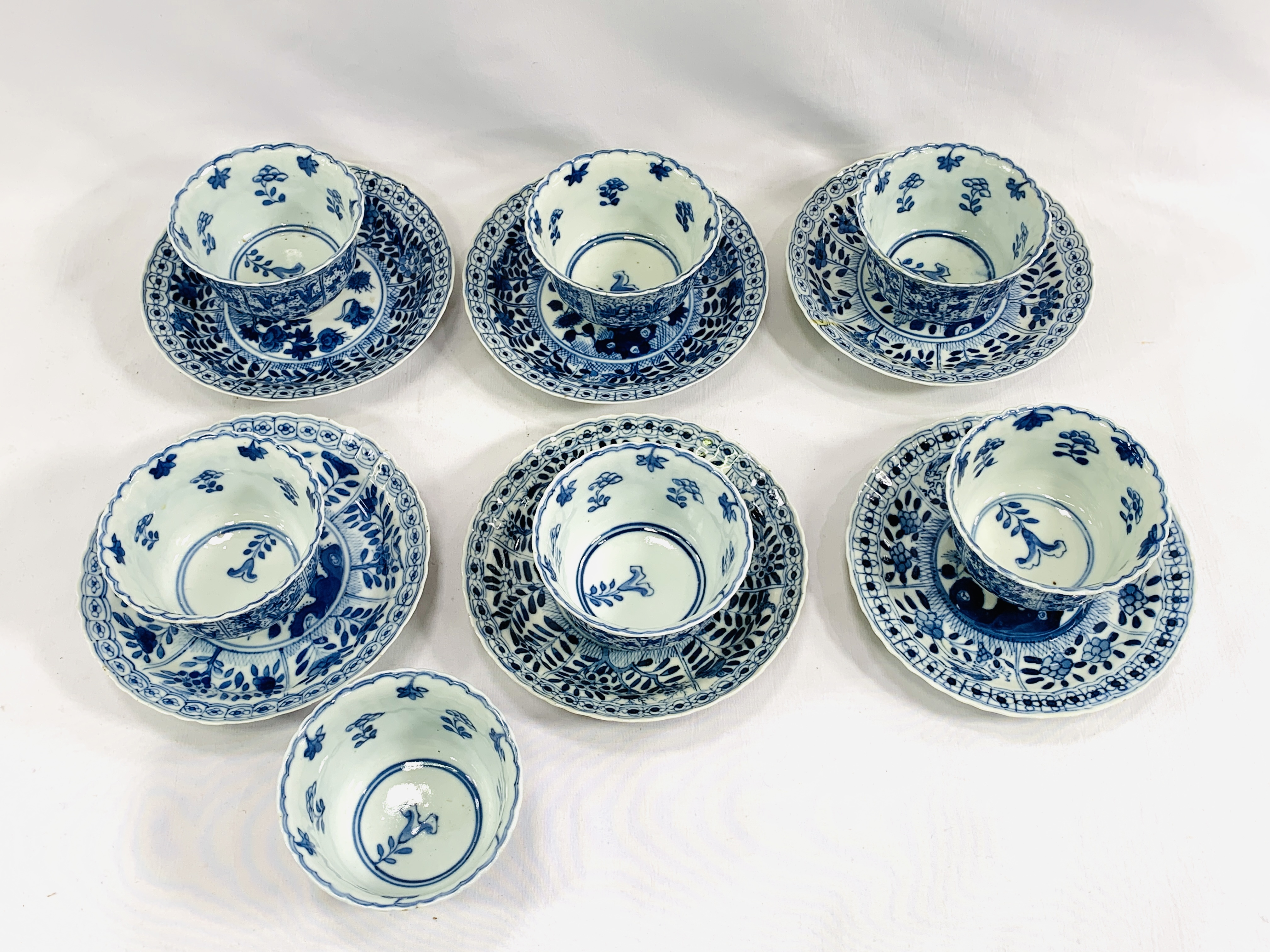 Chinese blue and white tea bowls and saucers - Image 4 of 4