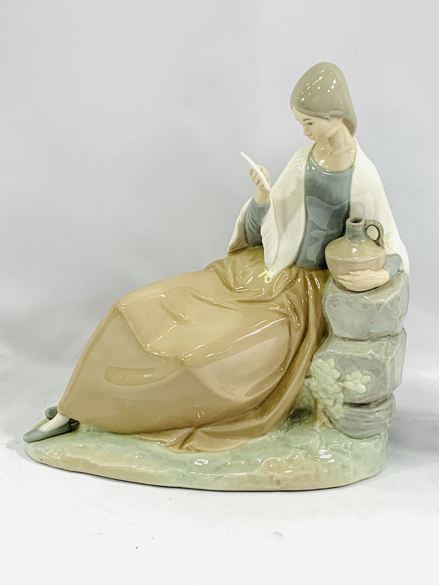 A Nao figure and a Lladro figure - Image 8 of 8