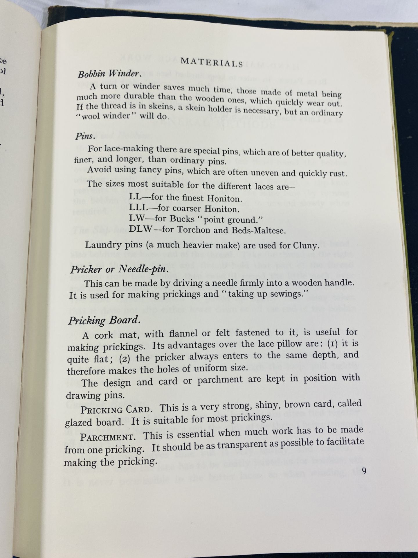 Quantity of books on Lacemaking - Image 10 of 13