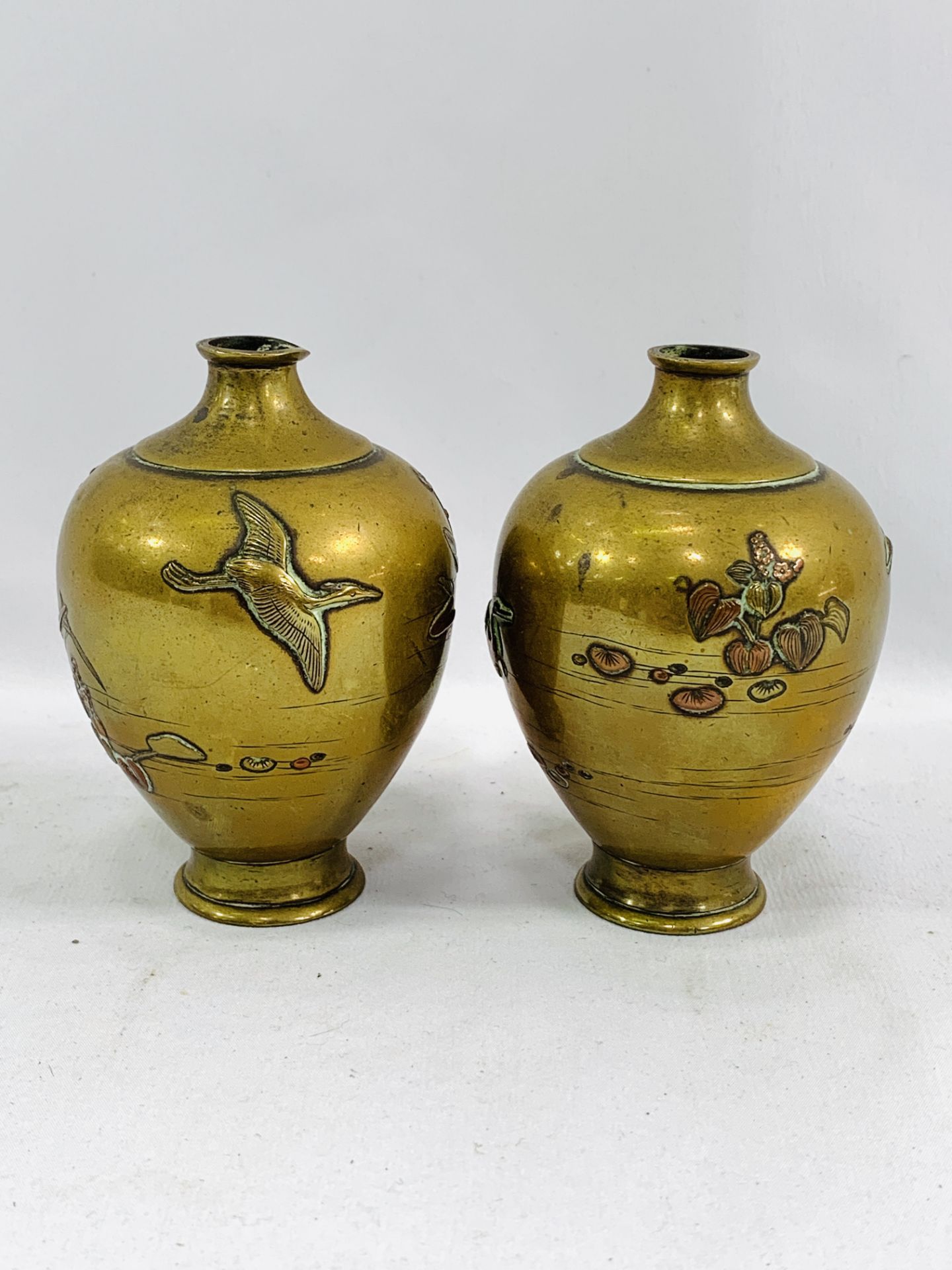 A pair of Meiji period vases - Image 3 of 3