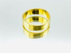 18ct gold wedding band