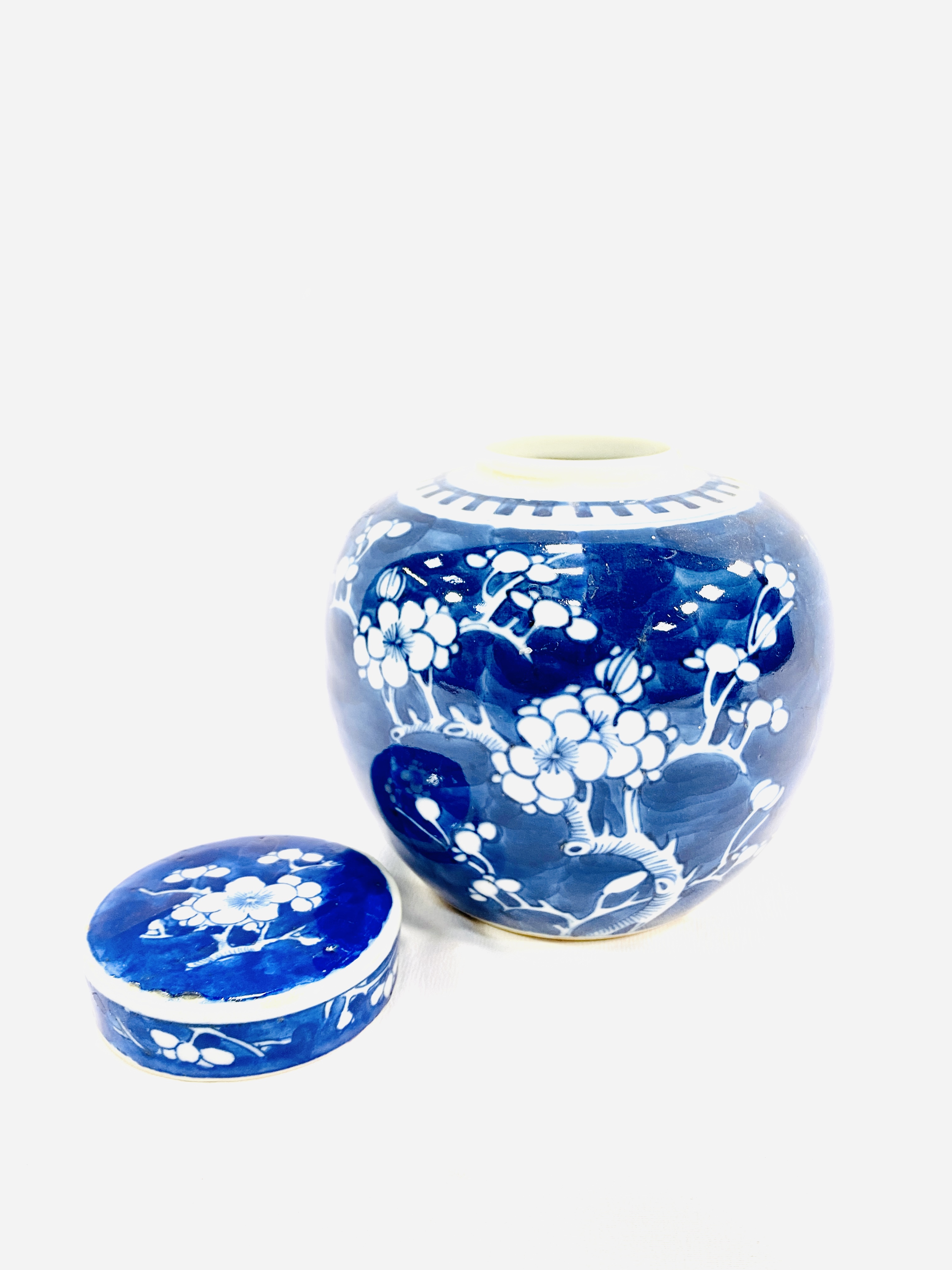Oriental bowl and ginger jar - Image 7 of 17