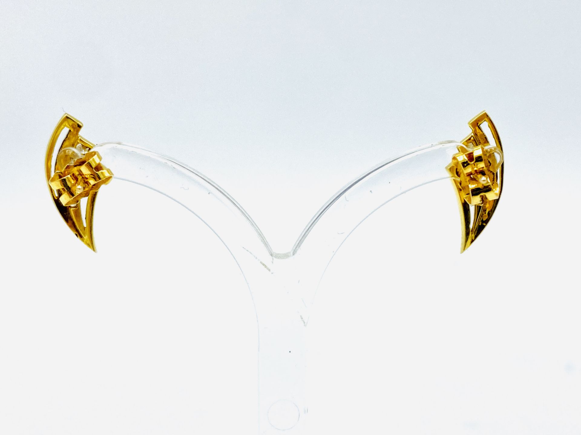 18ct gold earrings