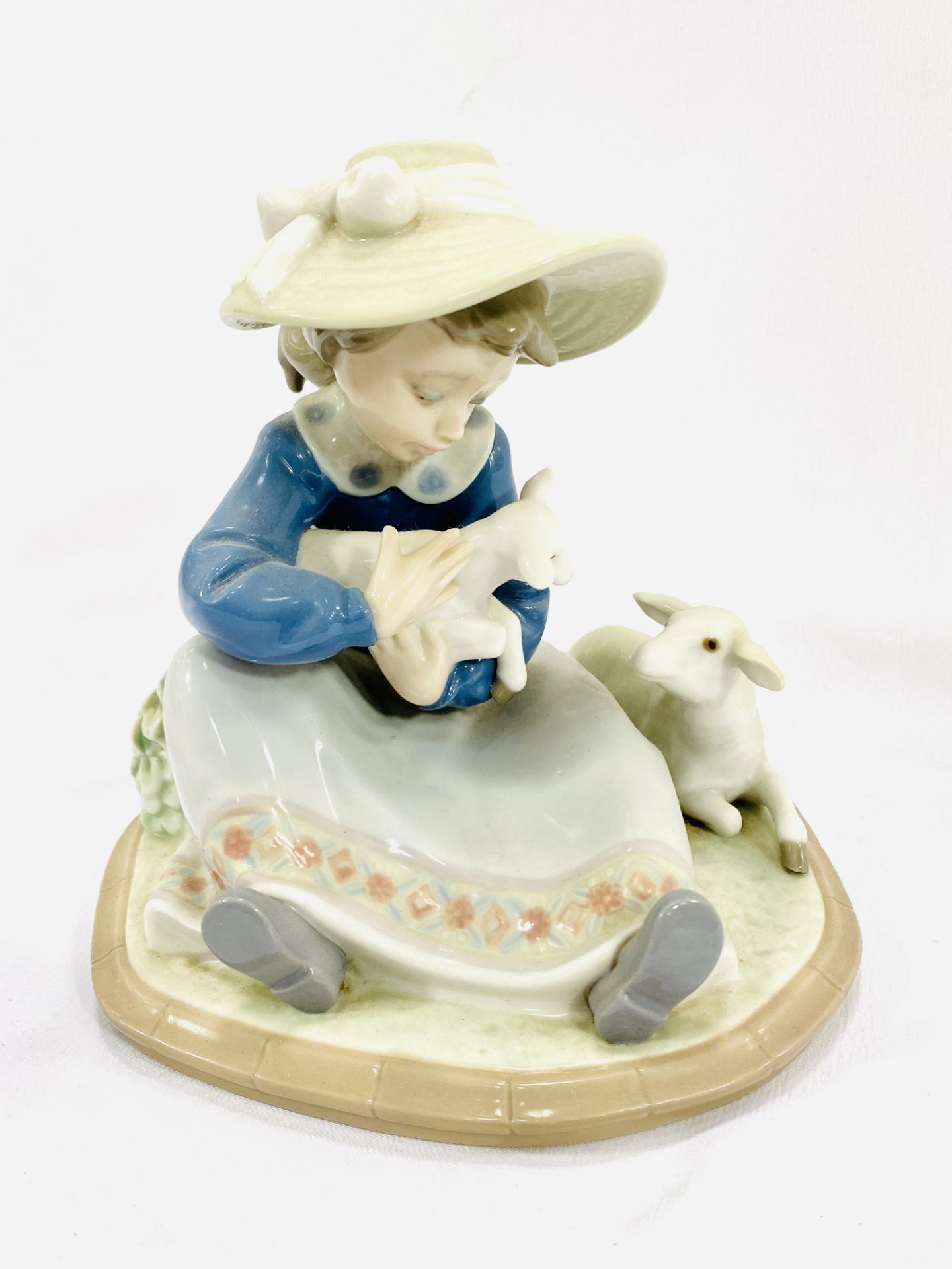 A Lladro figure together with a collection of other ceramic figures - Image 3 of 8