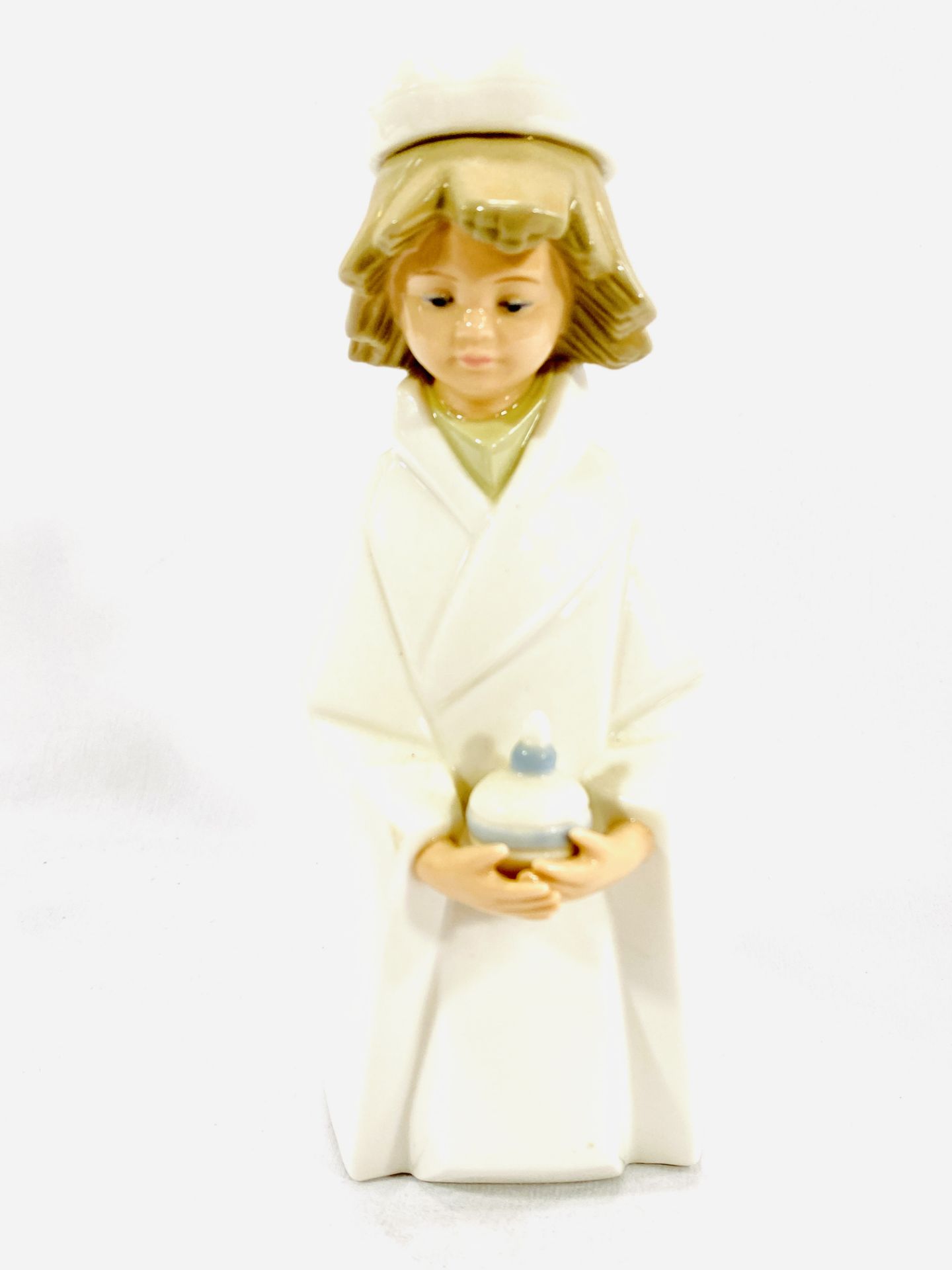 A Lladro figure together with a collection of other ceramic figures - Image 7 of 8
