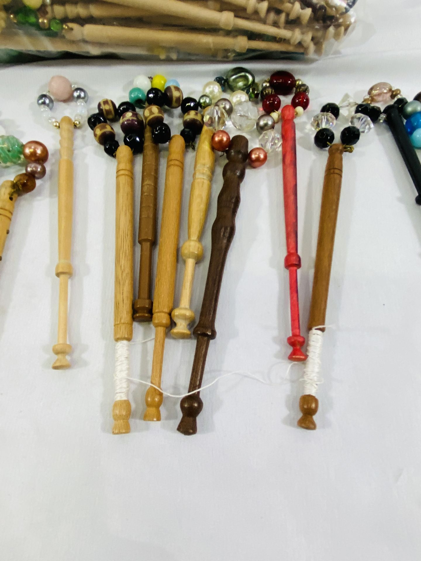 A quantity of lace making bobbins. - Image 3 of 6