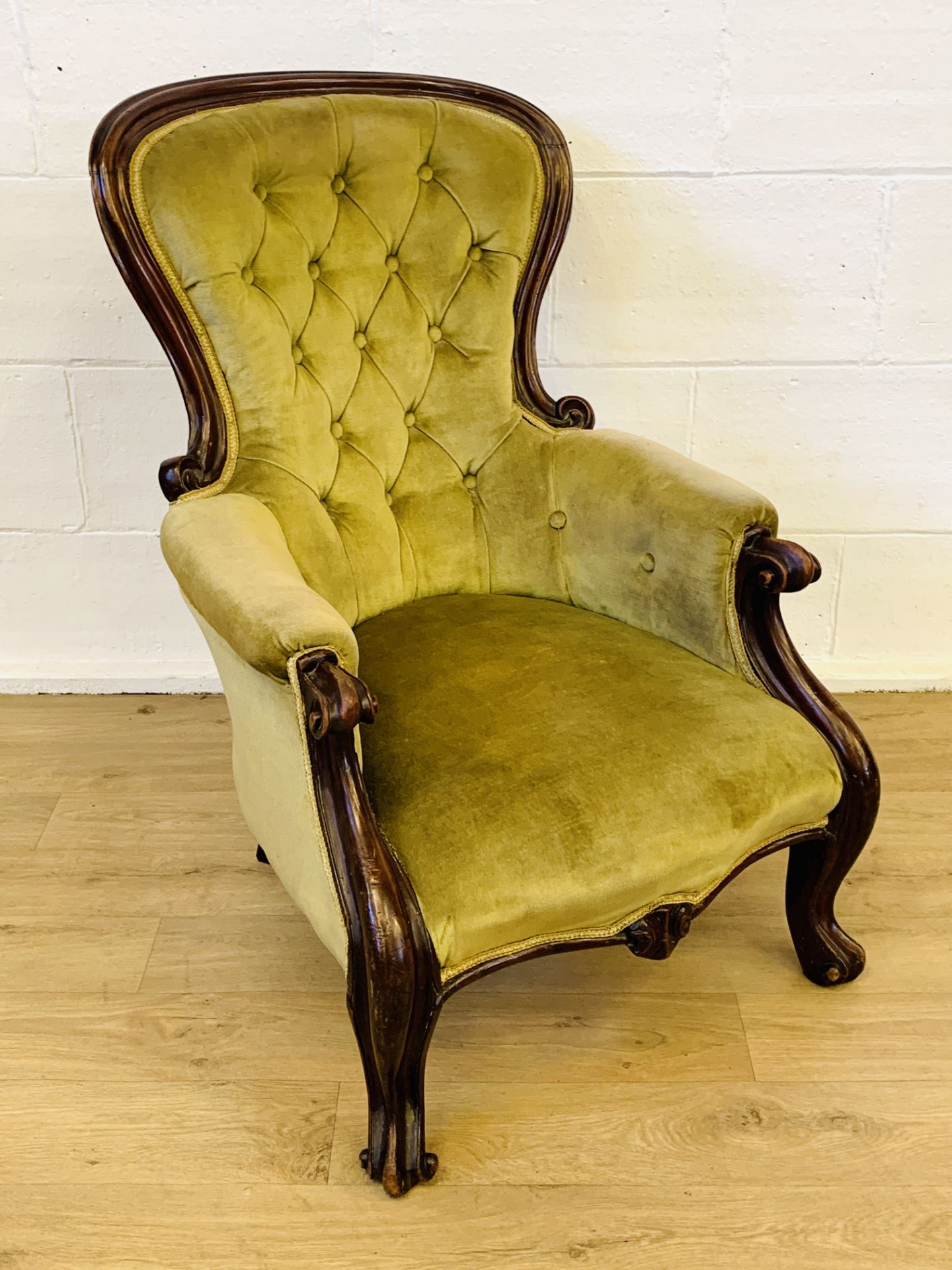 Victorian button back chair