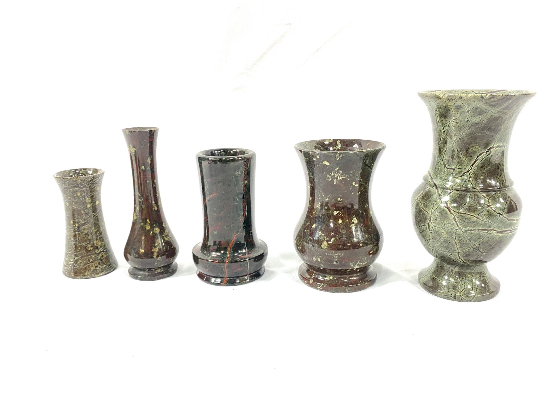 Collection of marble vases and dishes - Image 3 of 8