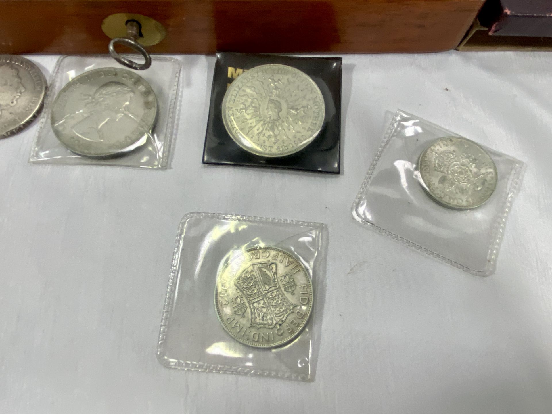 Collection of coins - Image 2 of 8