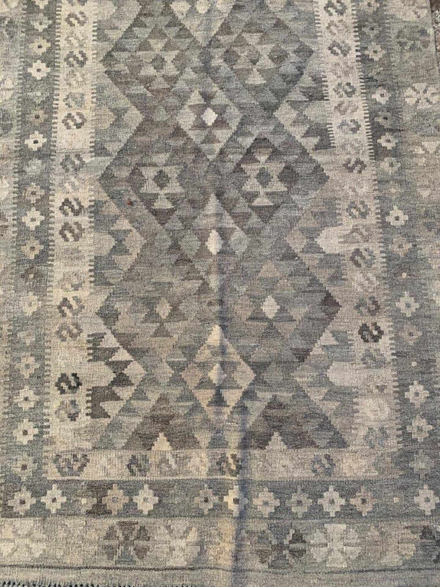 Two grey rugs - Image 2 of 6